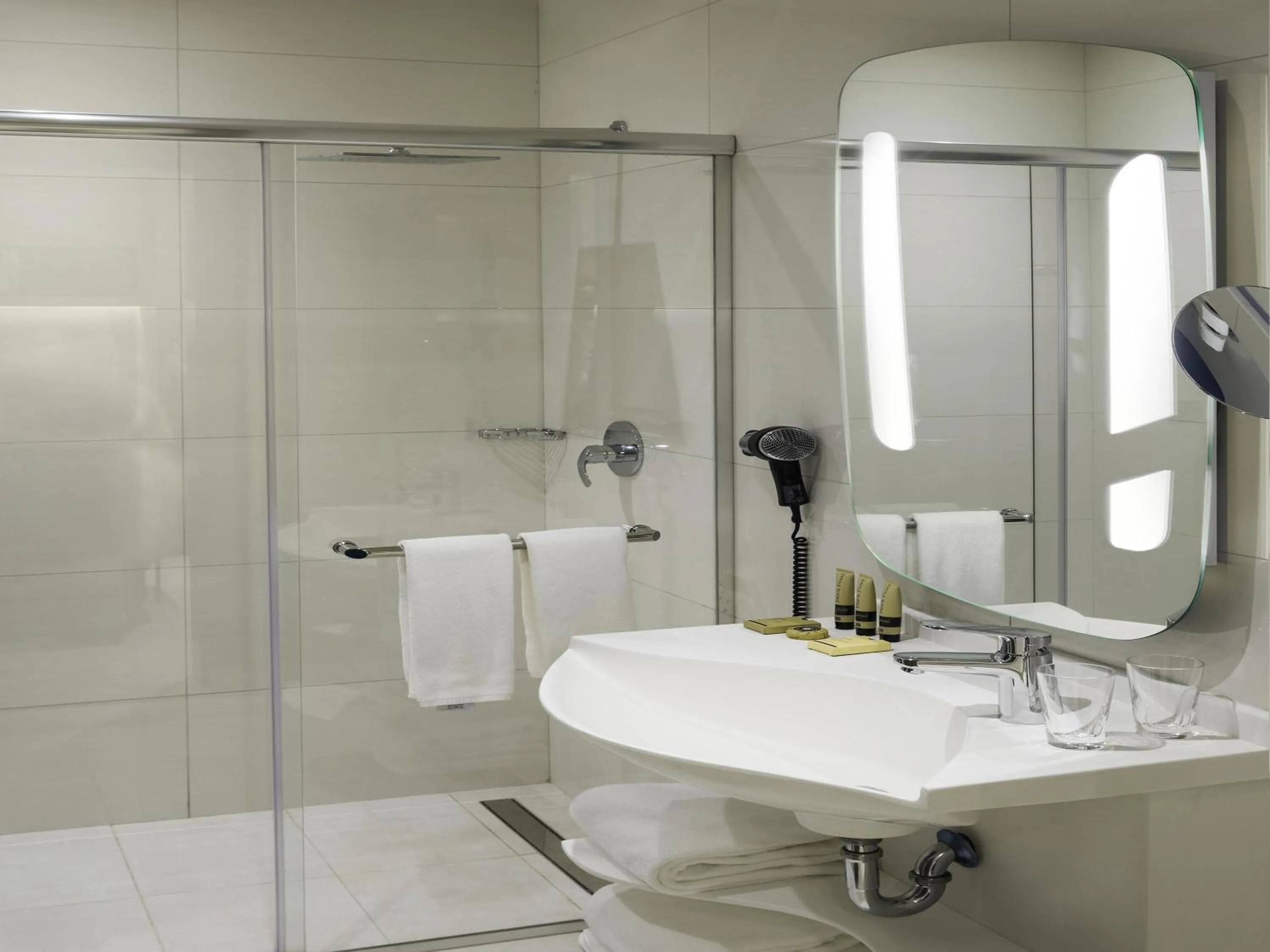 Bedroom in Adagio Aparthotel Jeddah Malik Road