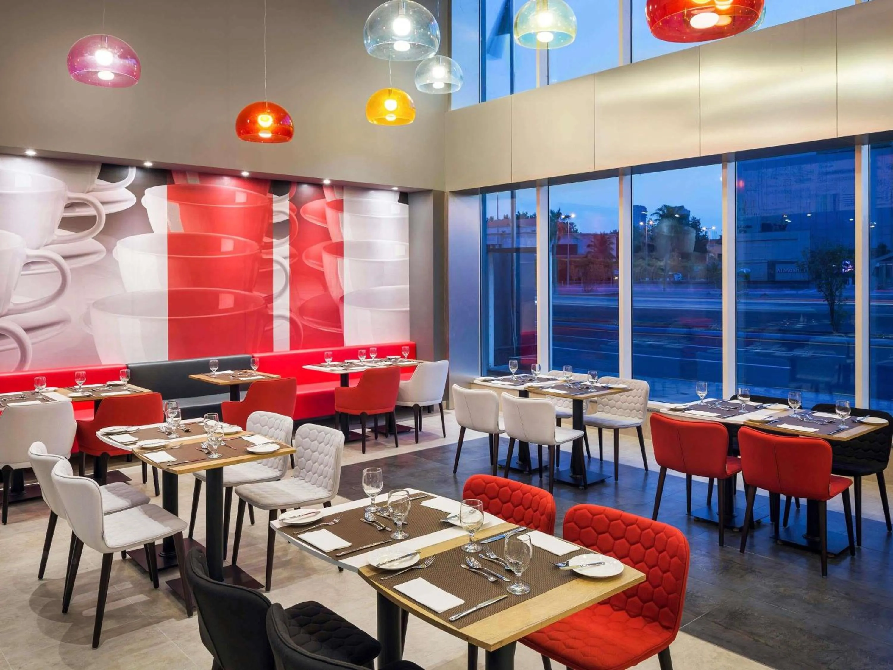 Restaurant/places to eat in Adagio Aparthotel Jeddah Malik Road