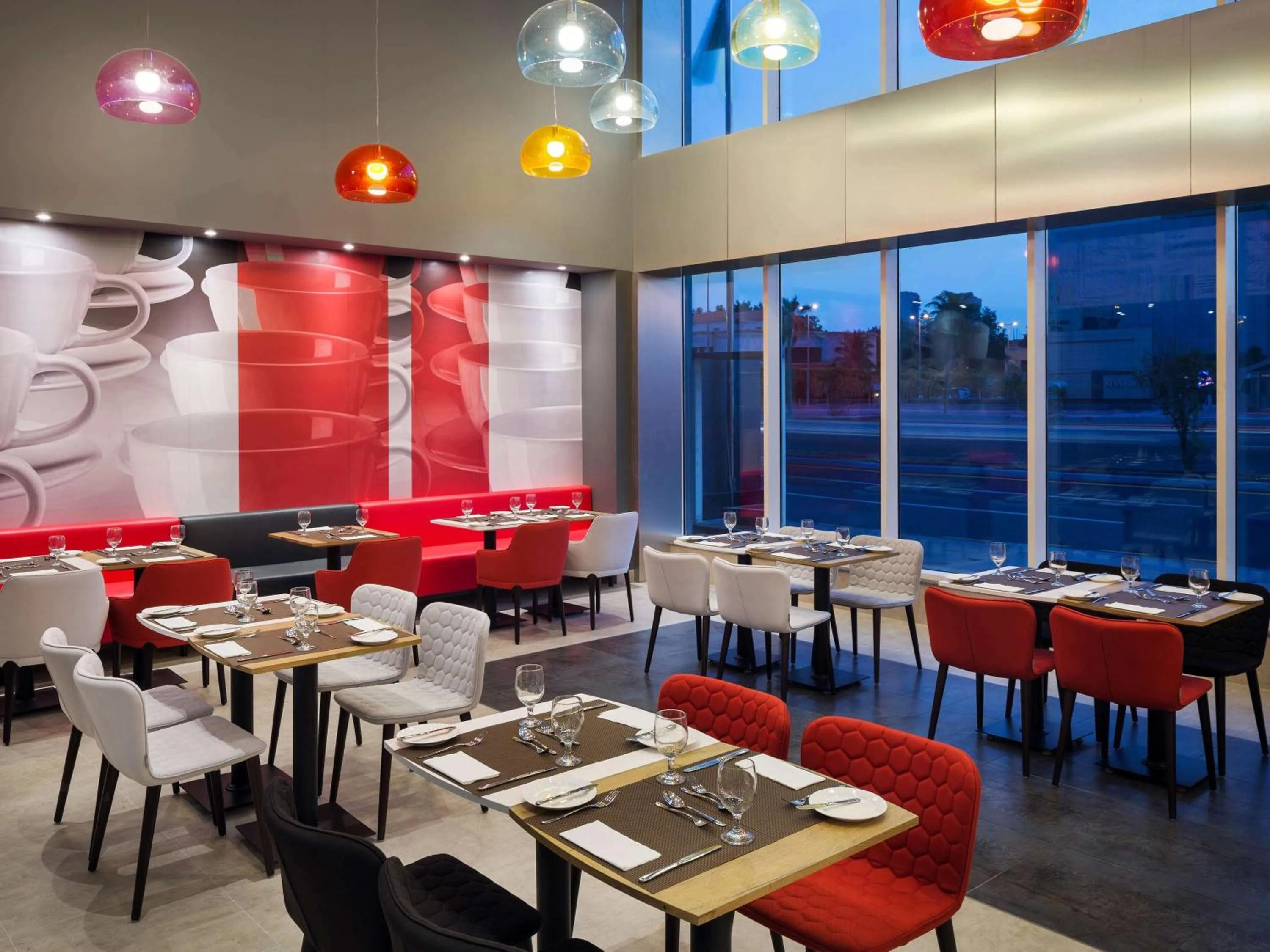 Restaurant/places to eat in Ibis Jeddah Malik Road