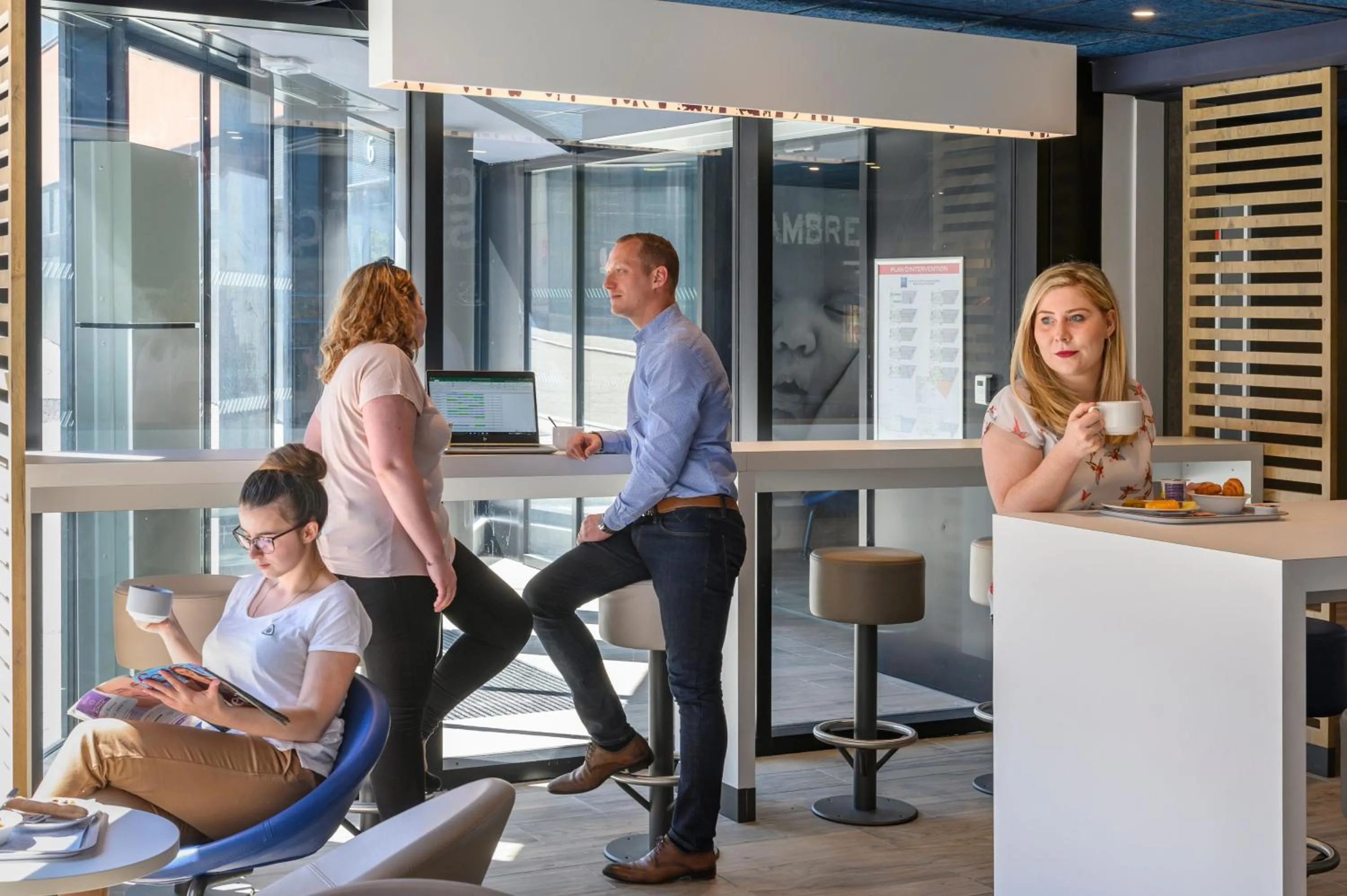 People in ibis budget Saint-Étienne Centre Gare Châteaucreux