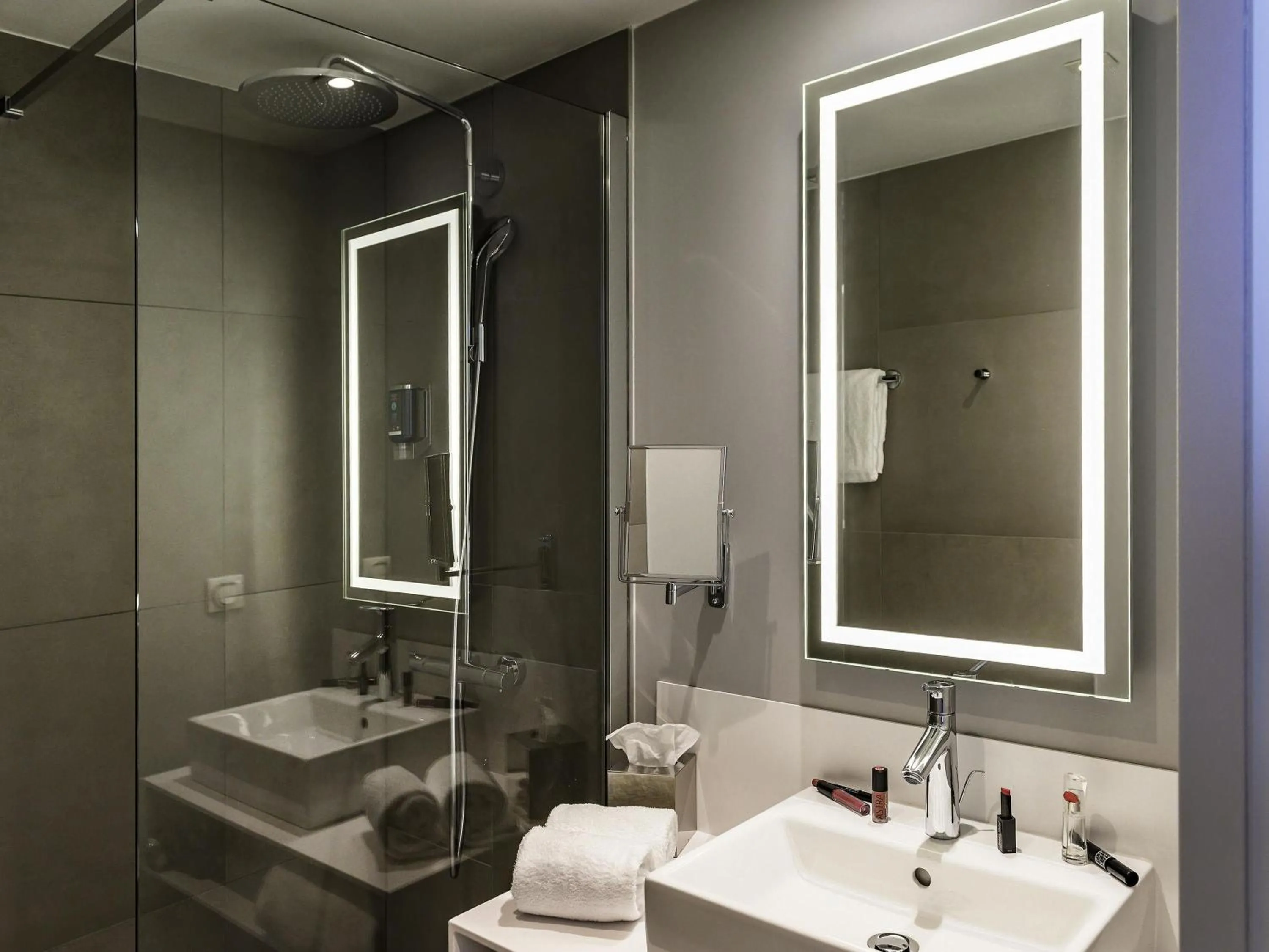 Bedroom in Novotel Saint-Étienne Centre Gare Châteaucreux