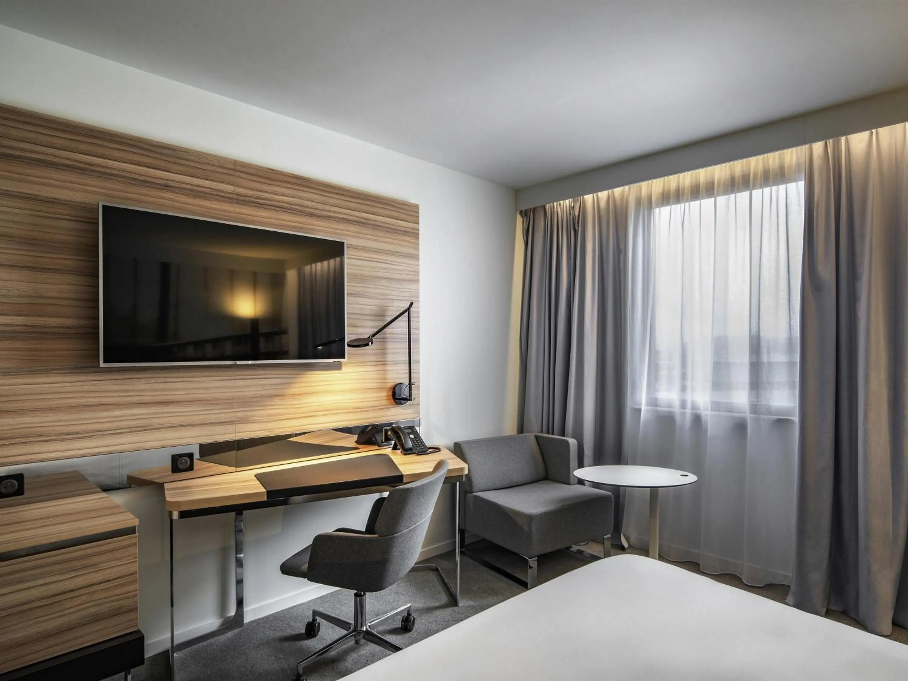 Bedroom, Bed in Novotel Saint-Étienne Centre Gare Châteaucreux