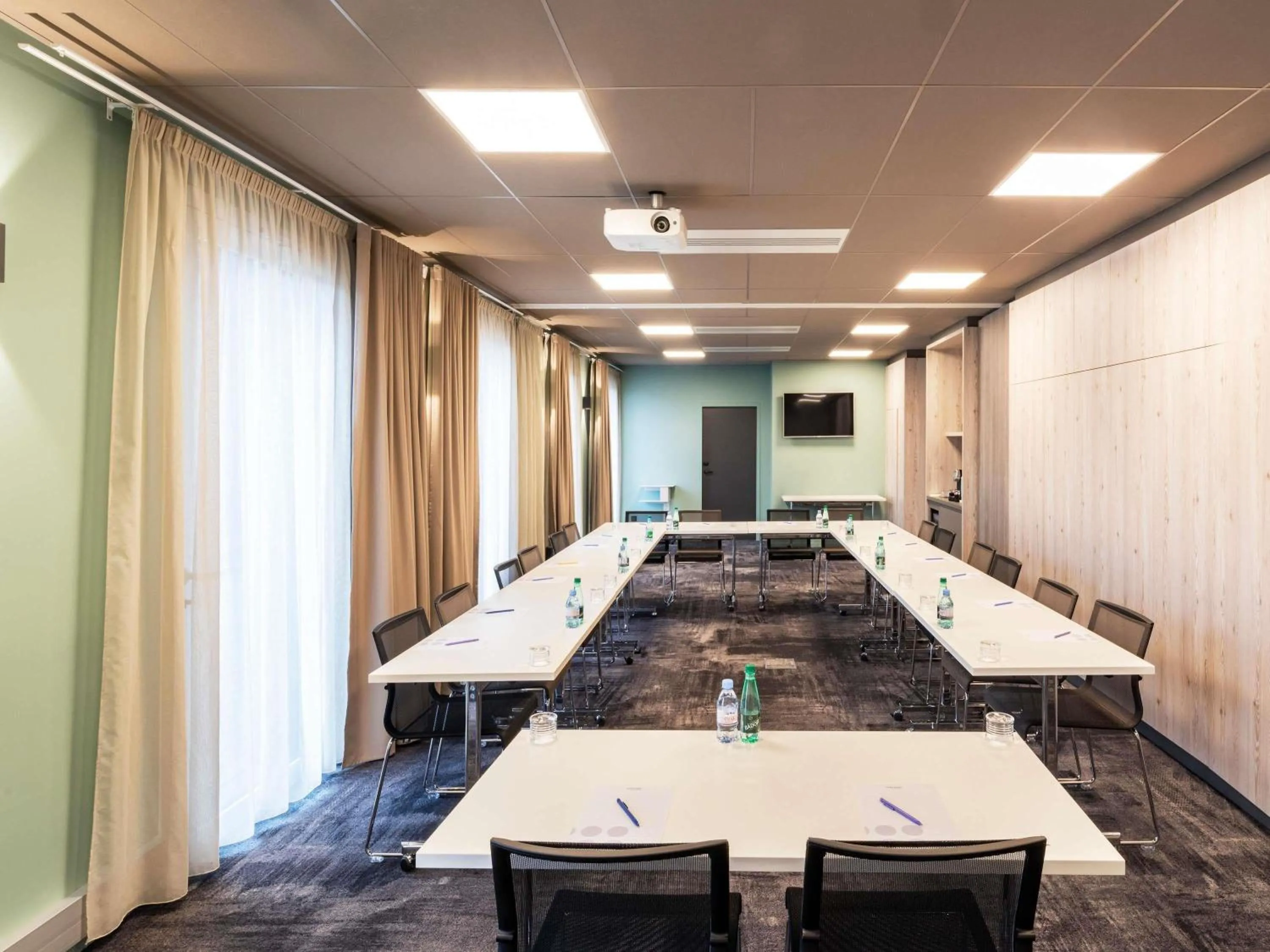 Meeting/conference room in Novotel Saint-Étienne Centre Gare Châteaucreux