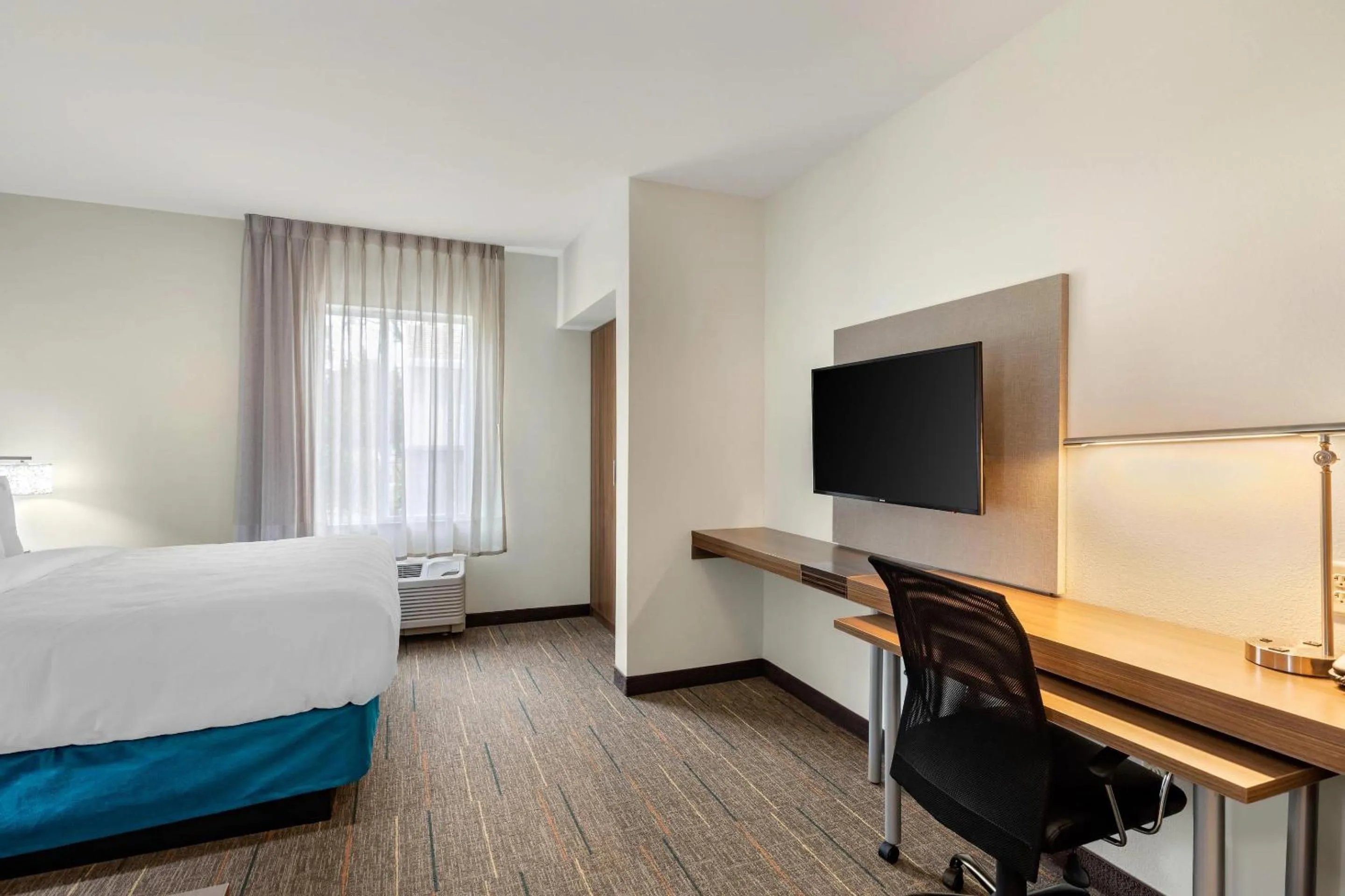 Bedroom, Bed in MainStay Suites Lancaster Dallas South