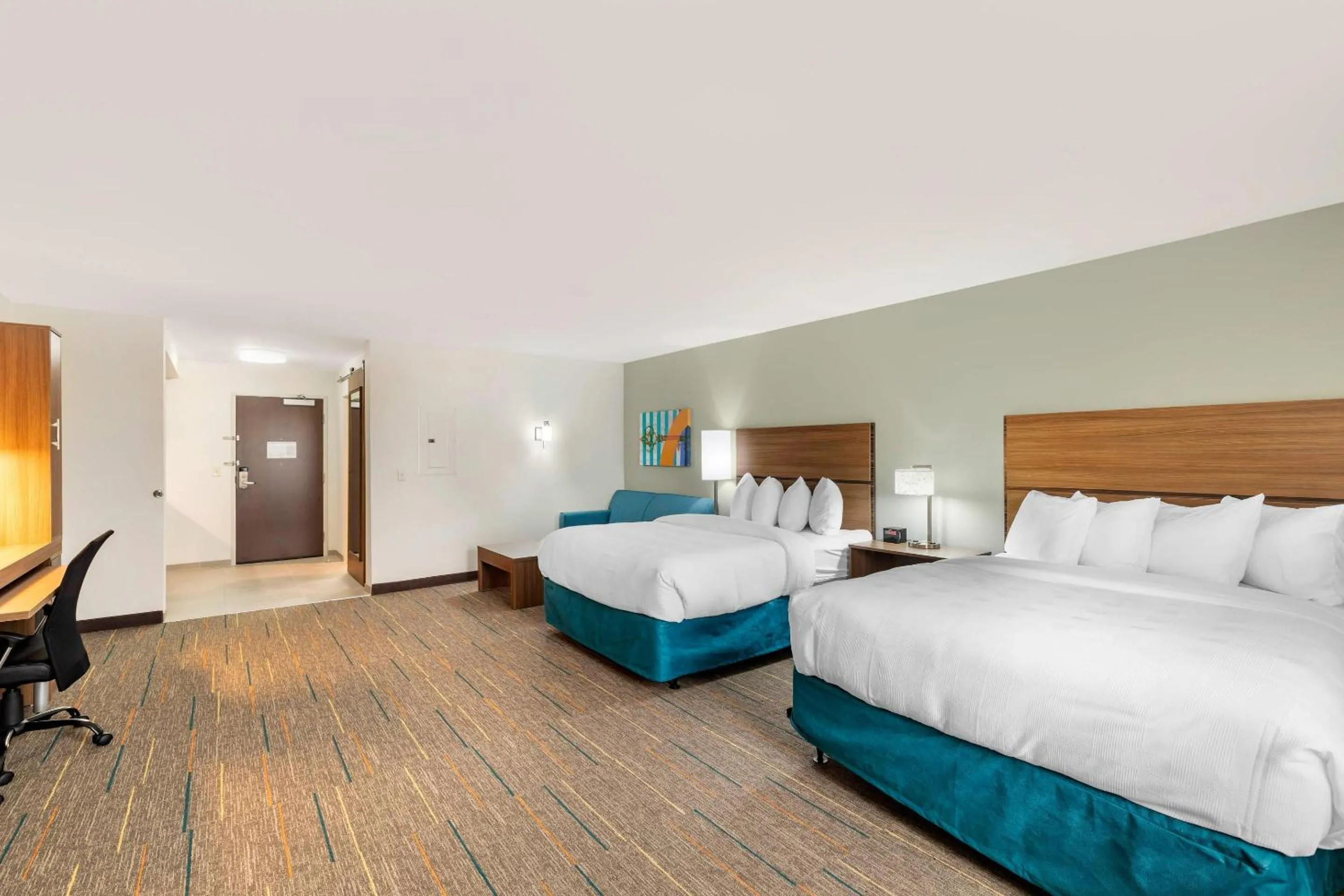 Bedroom, Bed in MainStay Suites Lancaster Dallas South