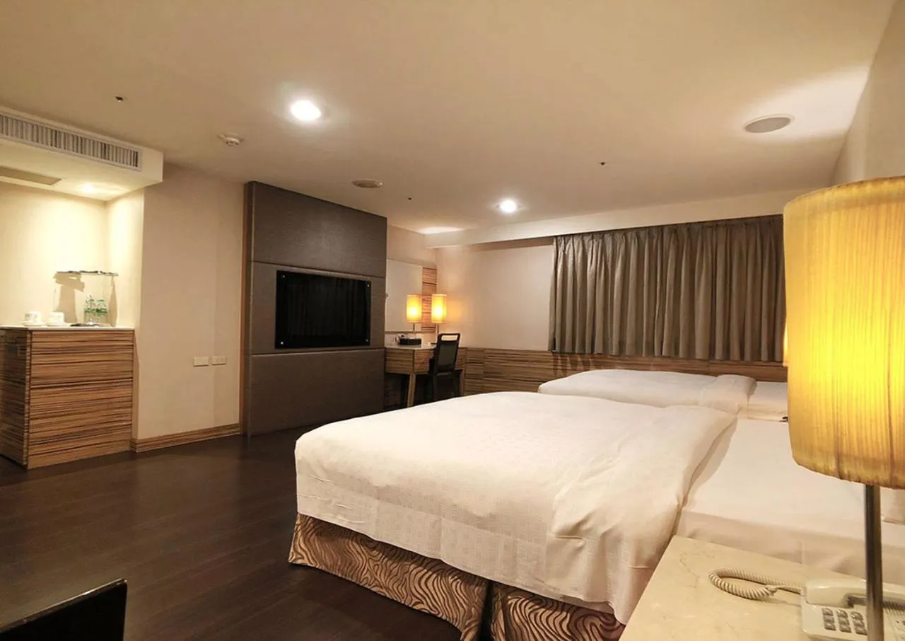 Bed in Shihzuwan Hotel – Kaohsiung Station