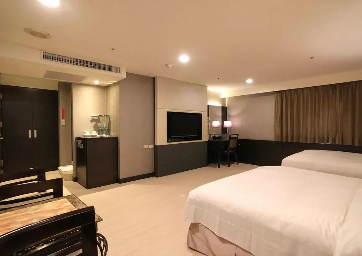 Bed in Shihzuwan Hotel – Kaohsiung Station
