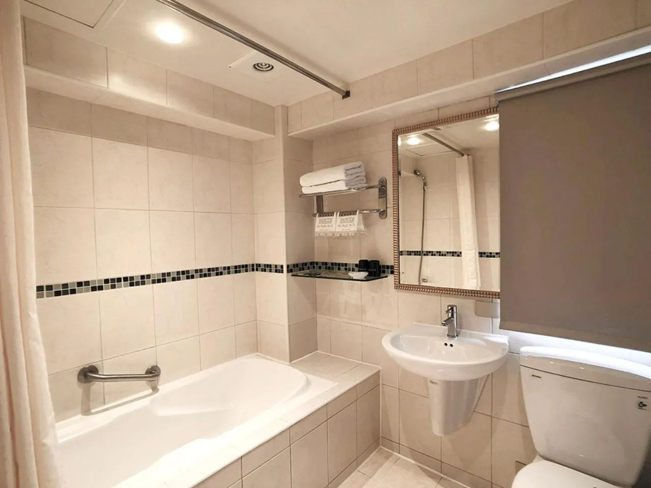 Bathroom in Shihzuwan Hotel – Kaohsiung Station