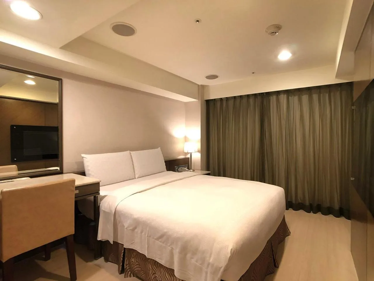 Bed in Shihzuwan Hotel – Kaohsiung Station