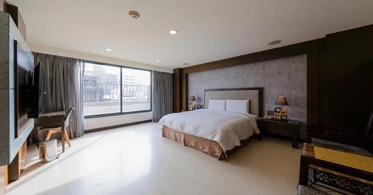 Bed in Shihzuwan Hotel – Kaohsiung Station