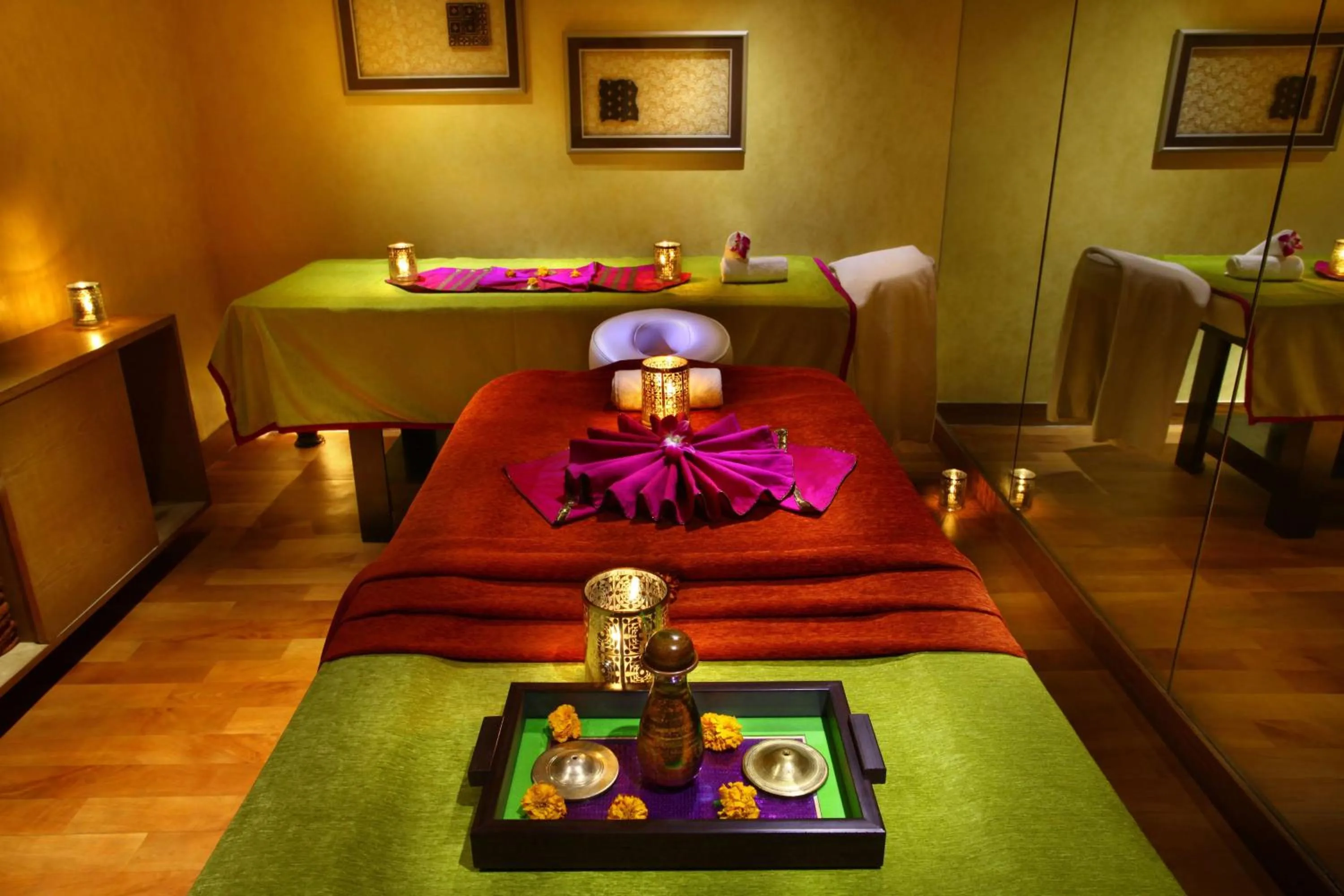 Massage in Park Plaza Shahdara