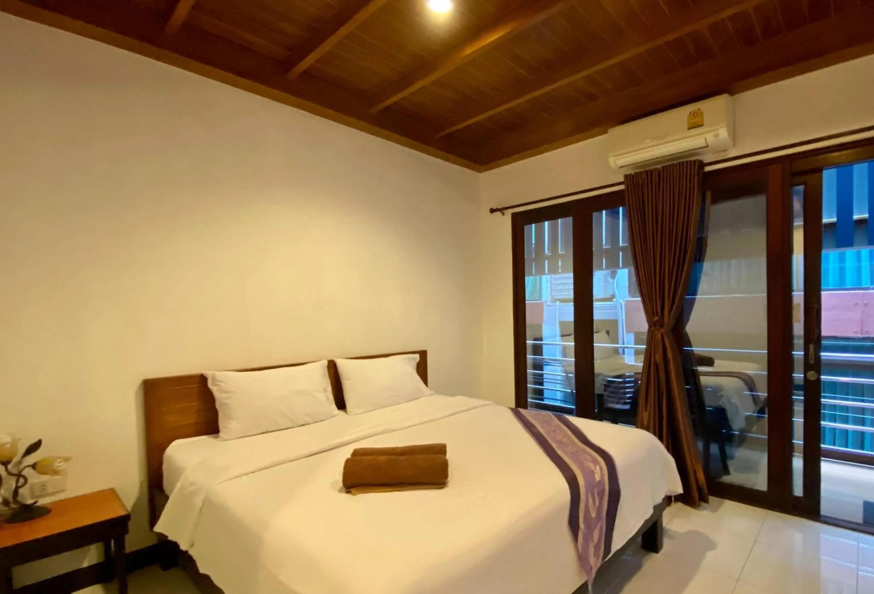 Bed in Lipe Inn