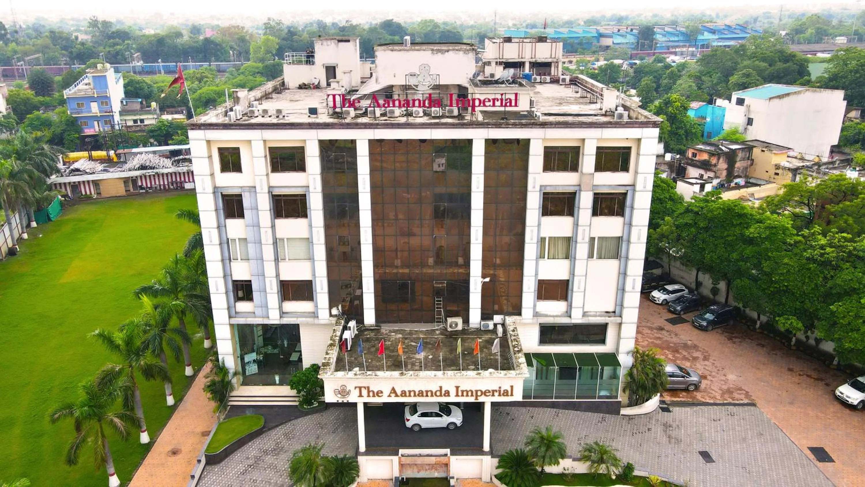 Facade/entrance in Aananda Imperial