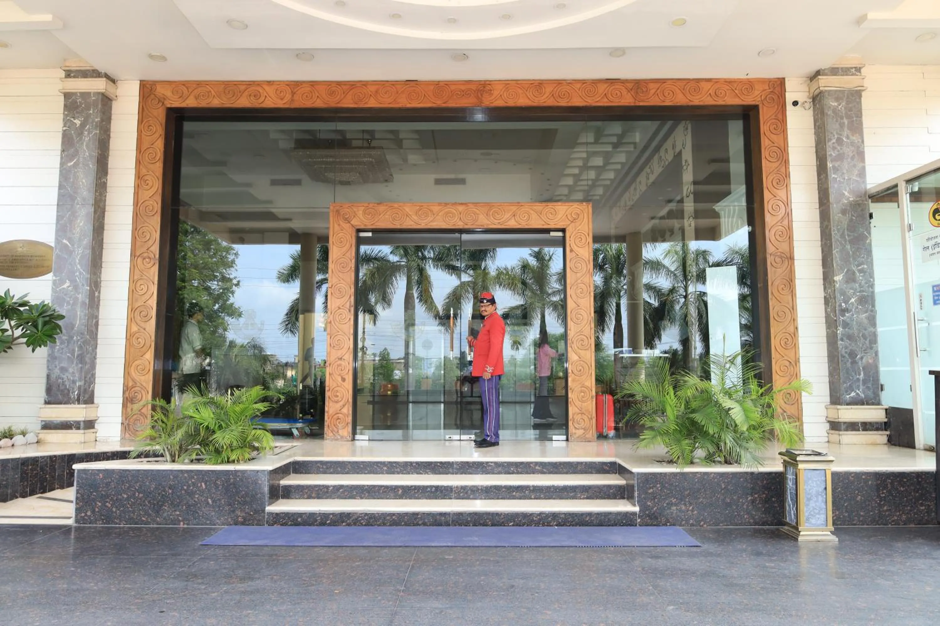 Facade/entrance in Aananda Imperial