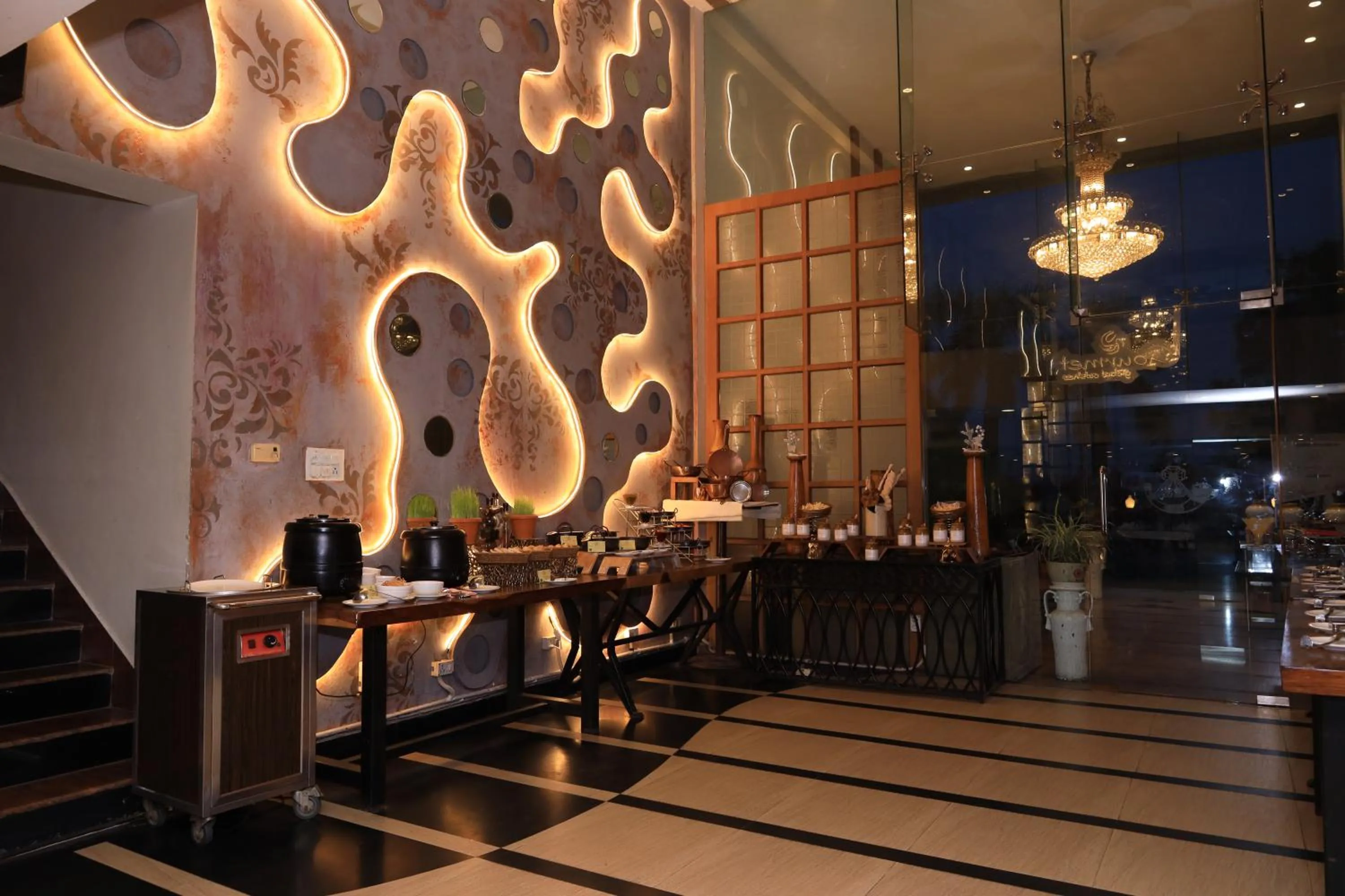 Restaurant/places to eat in Aananda Imperial