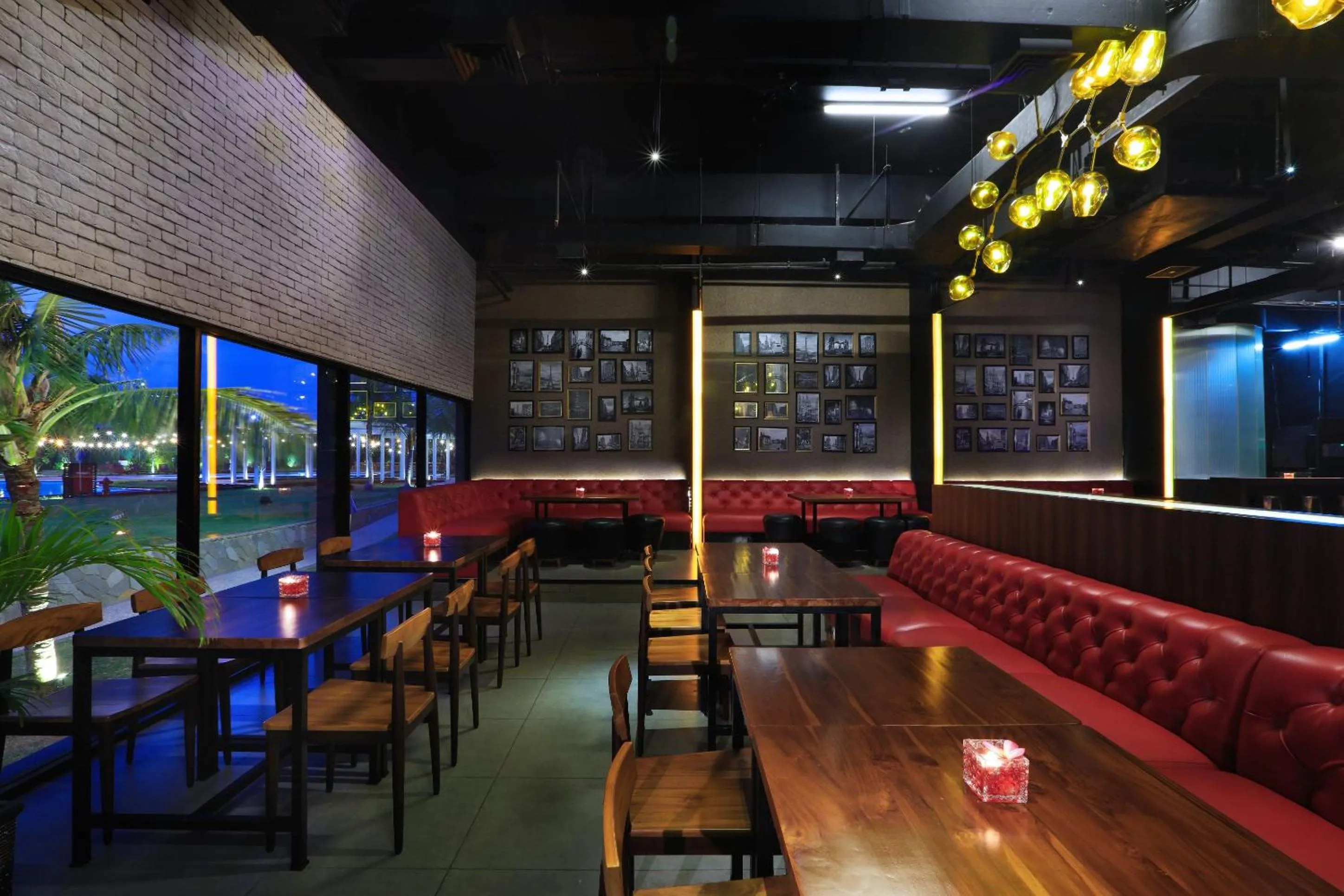 Restaurant/places to eat in Aston Cirebon Hotel and Convention Center