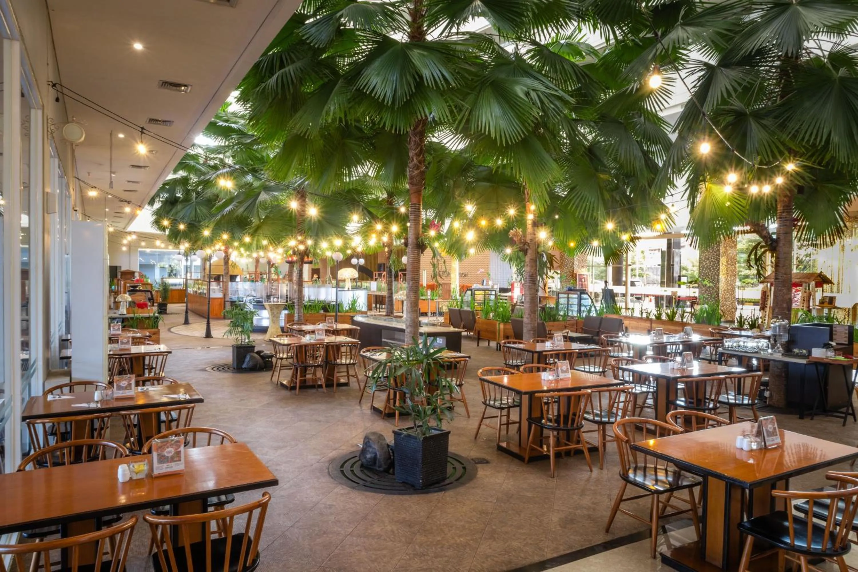 Restaurant/places to eat in Aston Cirebon Hotel and Convention Center