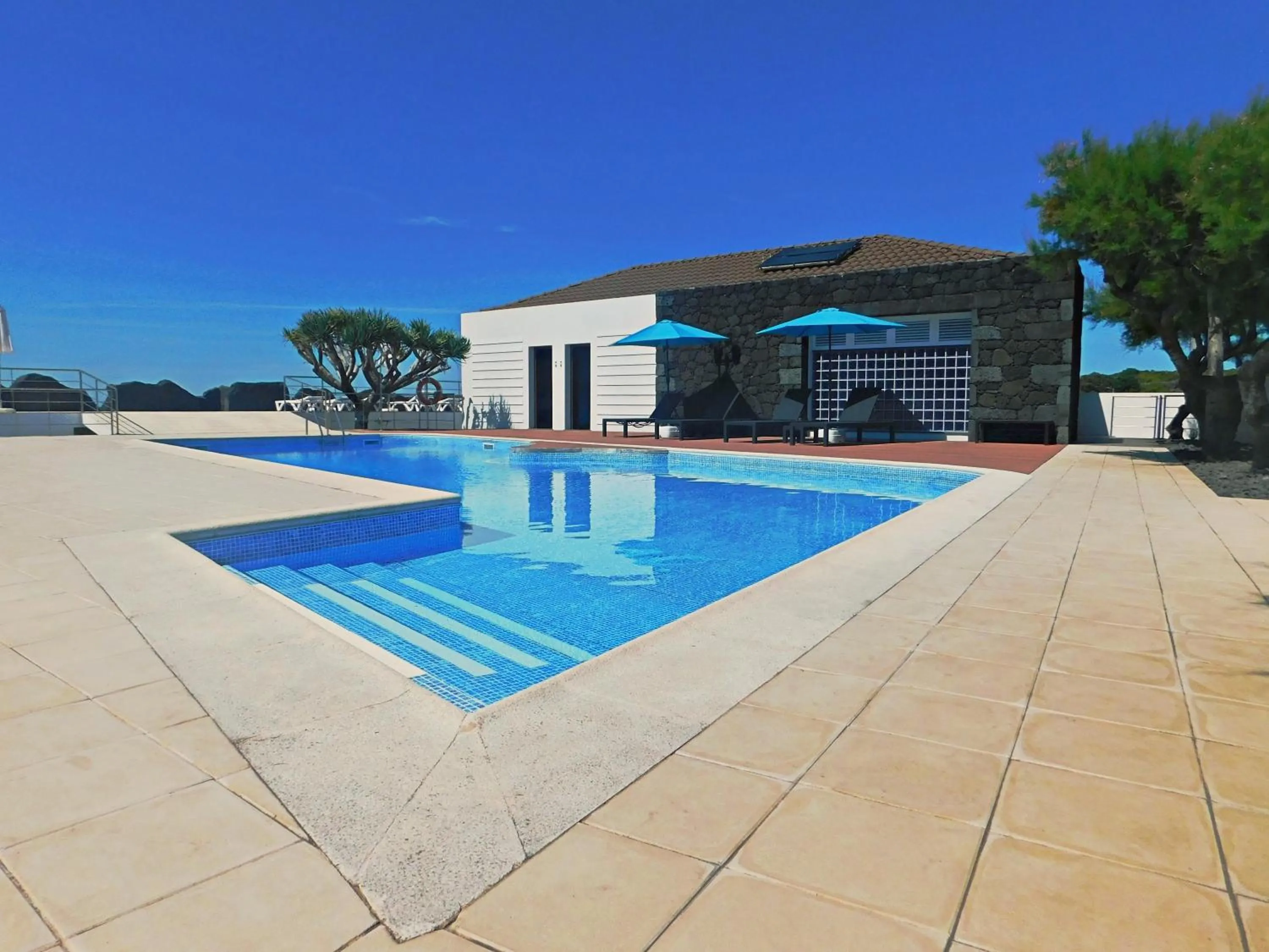 Property building in Baia da Barca