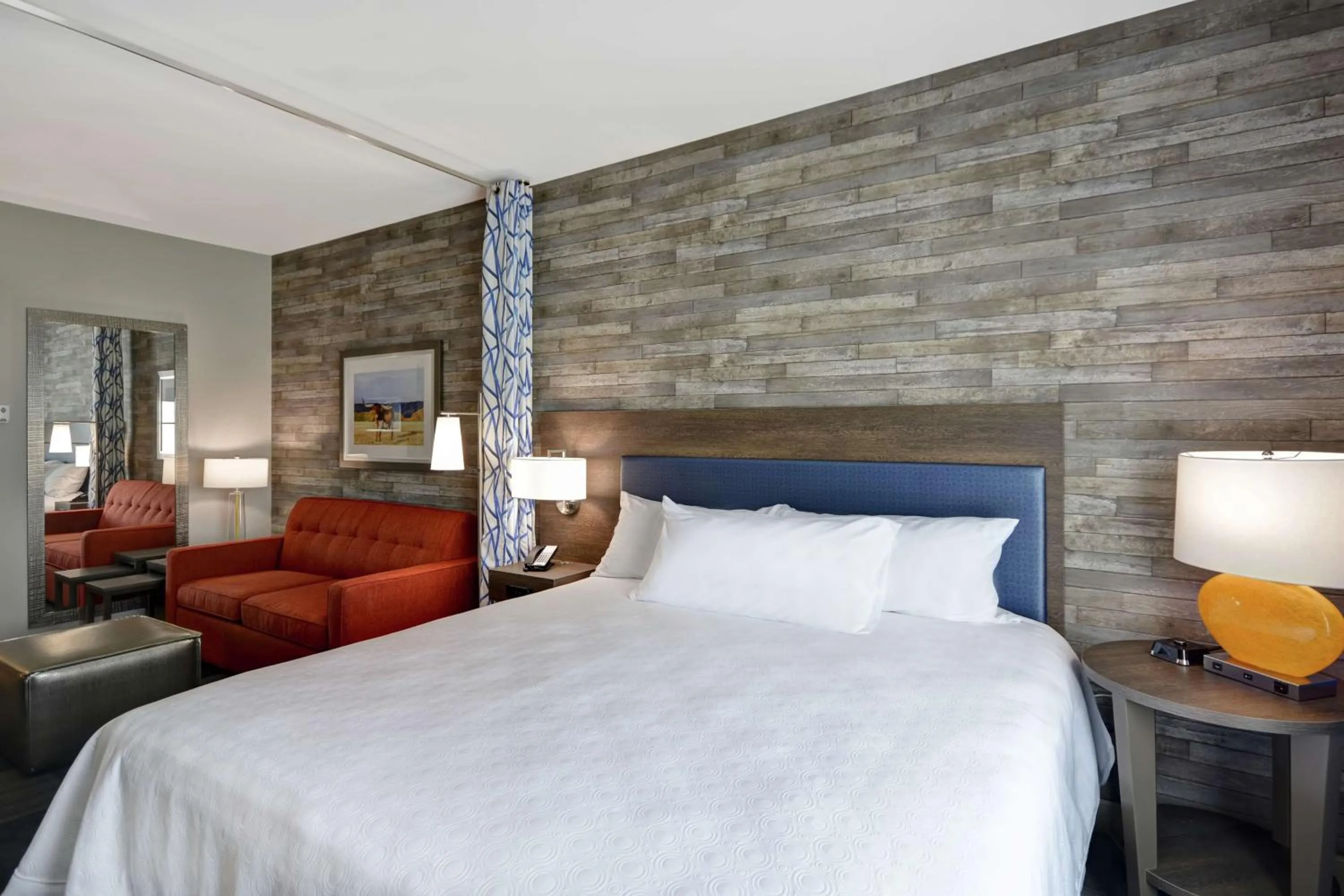 Living room, Bed in Home2 Suites Houston Westchase