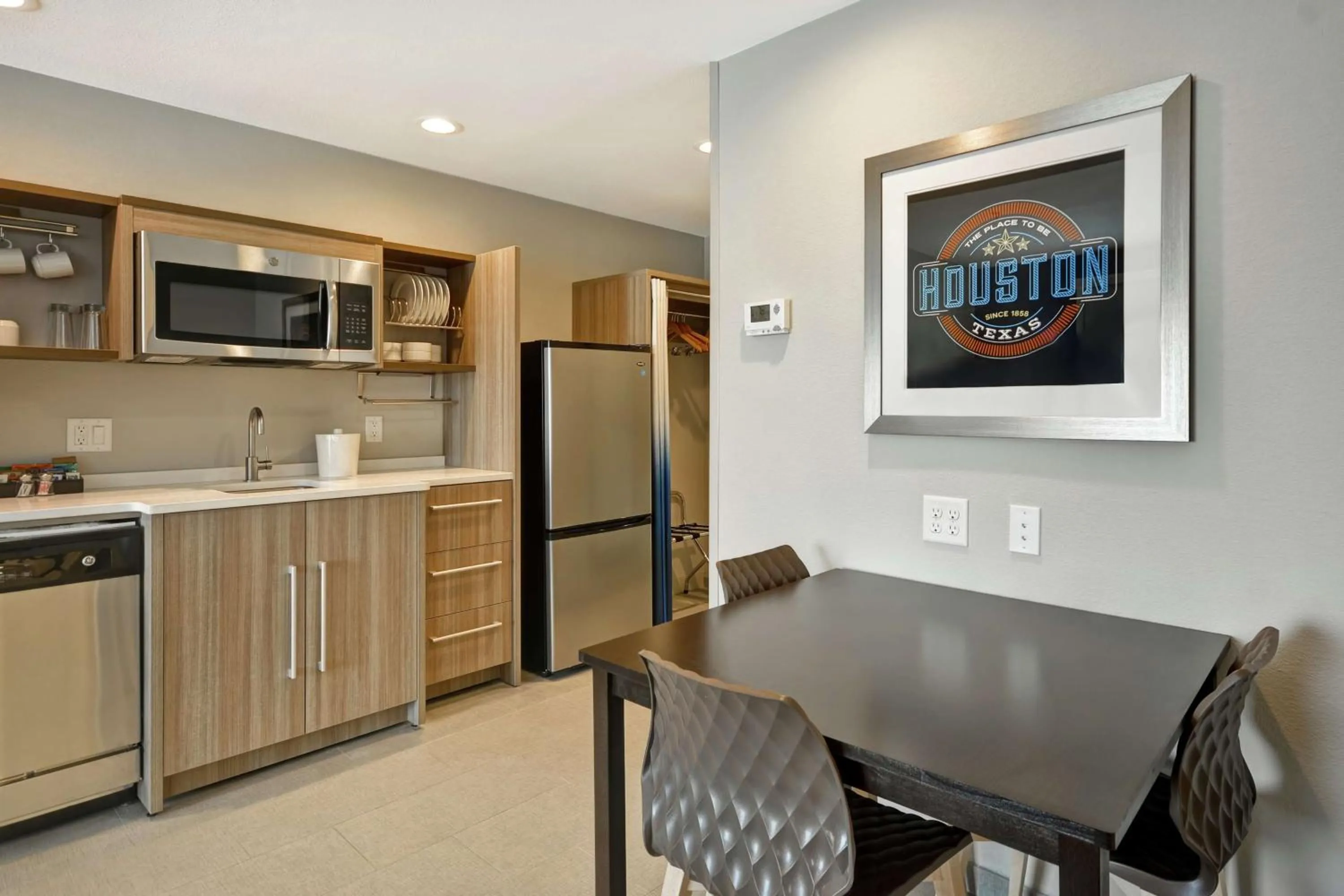 Kitchen or kitchenette in Home2 Suites Houston Westchase