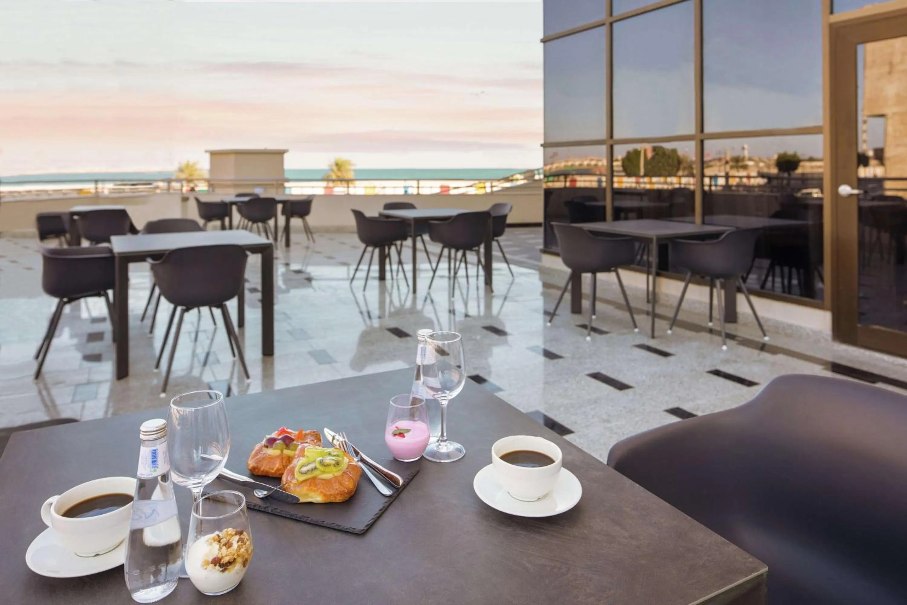 Restaurant/places to eat in Hilton Garden Inn Al Jubail