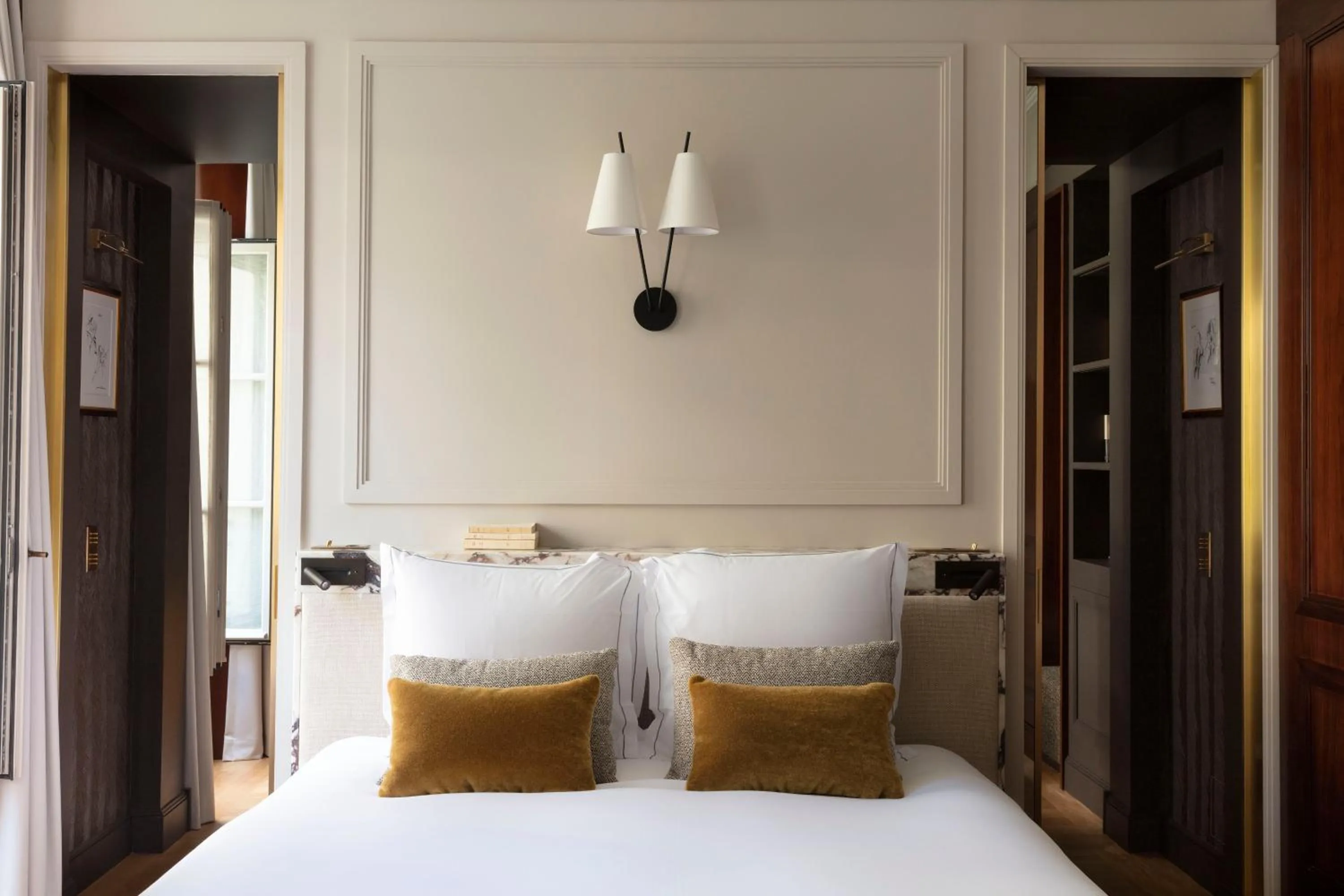 Bedroom, Bed in Les Jardins du Faubourg Hotel & Spa by Shiseido