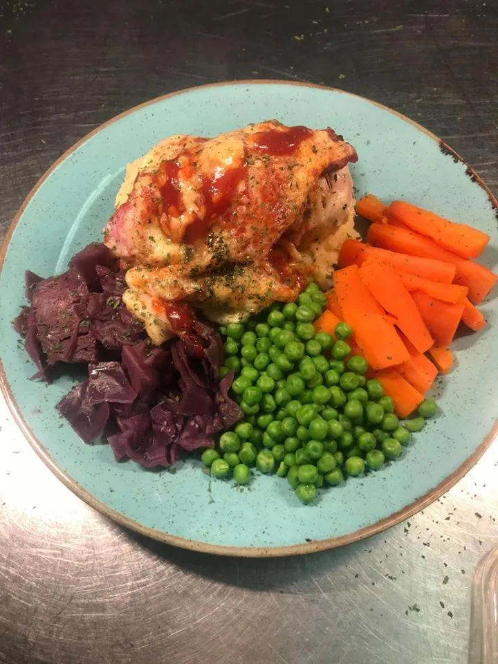 Restaurant/places to eat in White Hart Inn