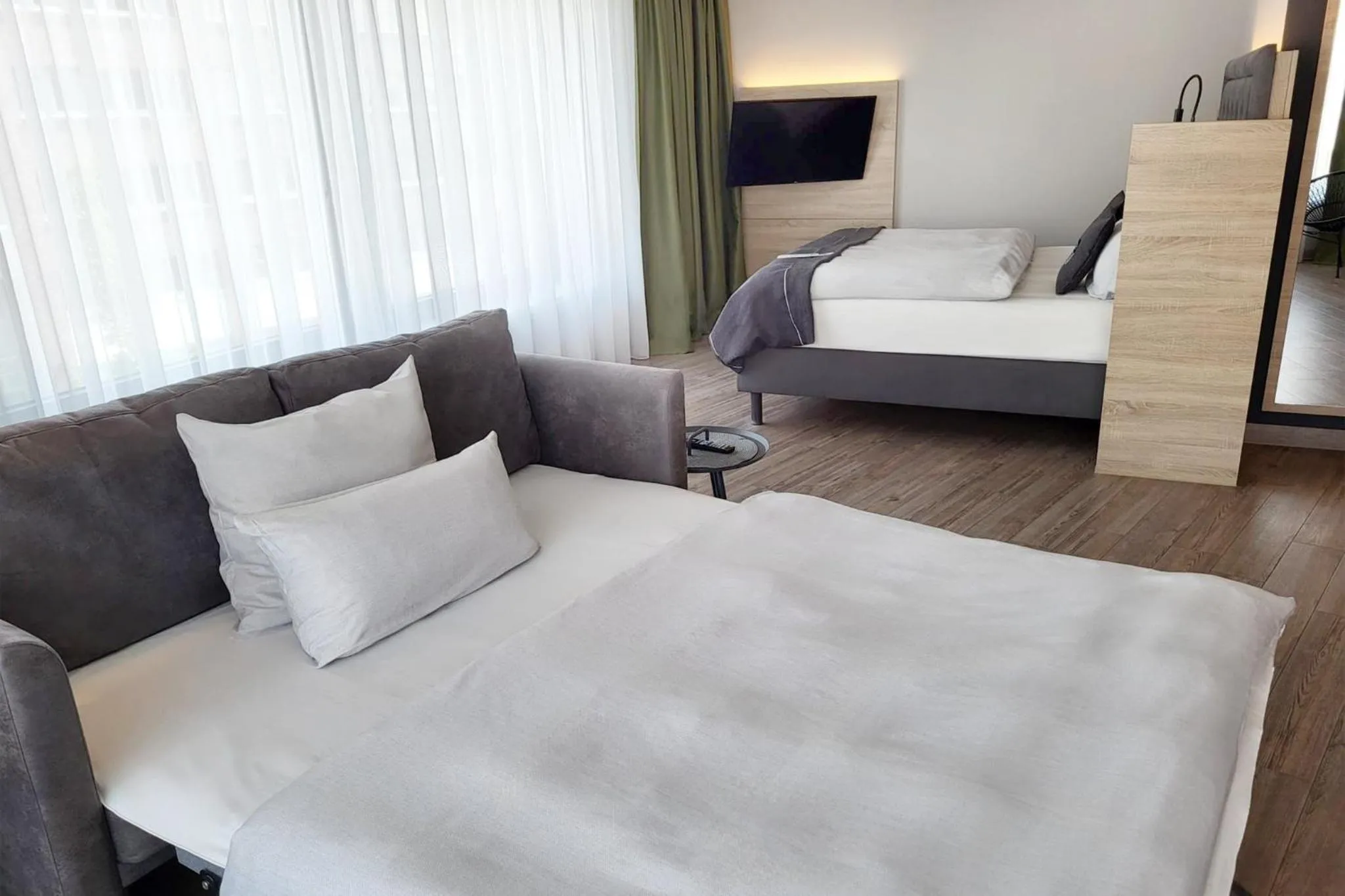 Photo of the whole room, Bed in Holiday Inn - the niu, Crusoe Bremen Airport by IHG