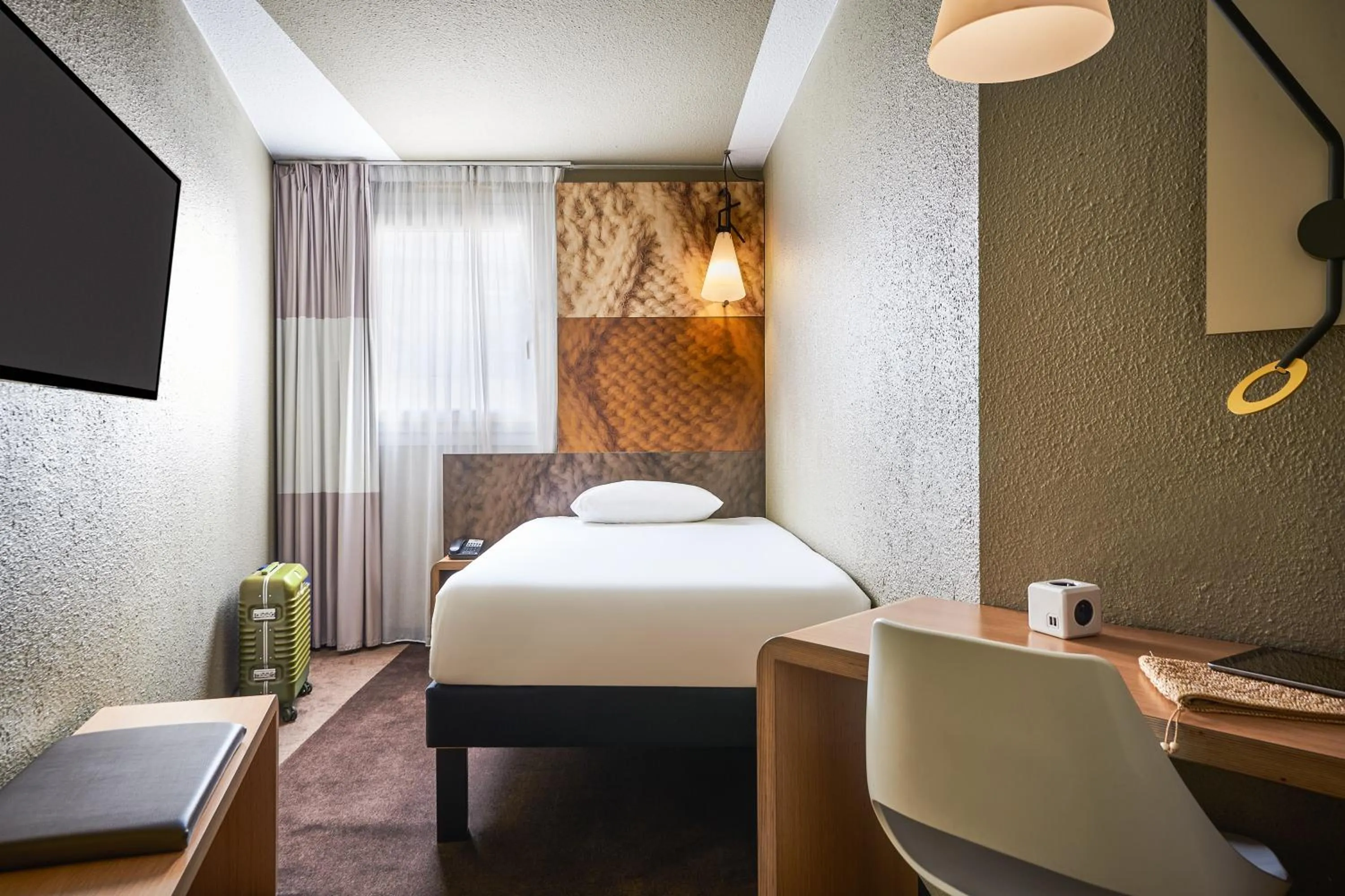 Bedroom, Bed in ibis Paris Avenue d'Italie 13ème