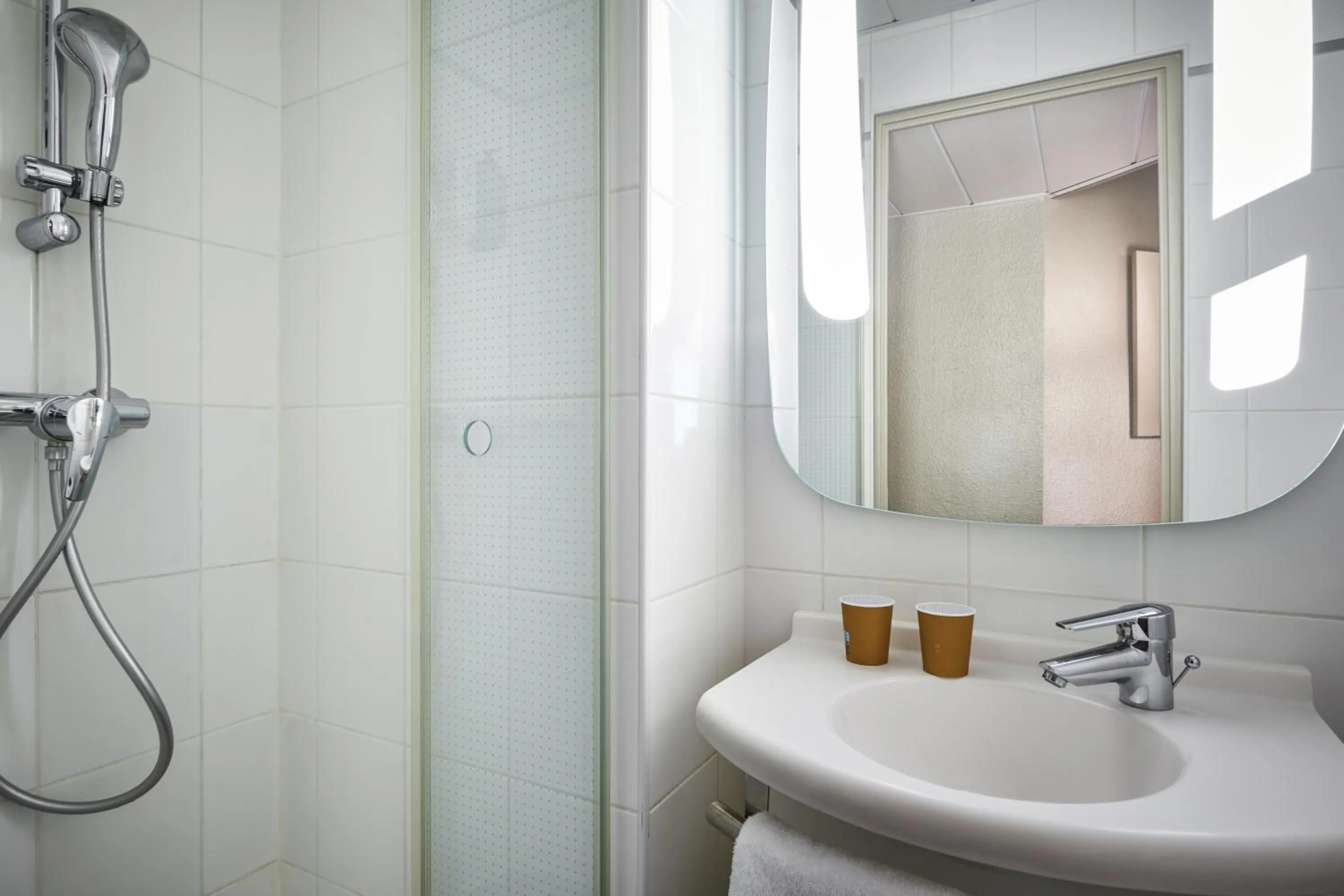 Bathroom in ibis Paris Avenue d'Italie 13ème