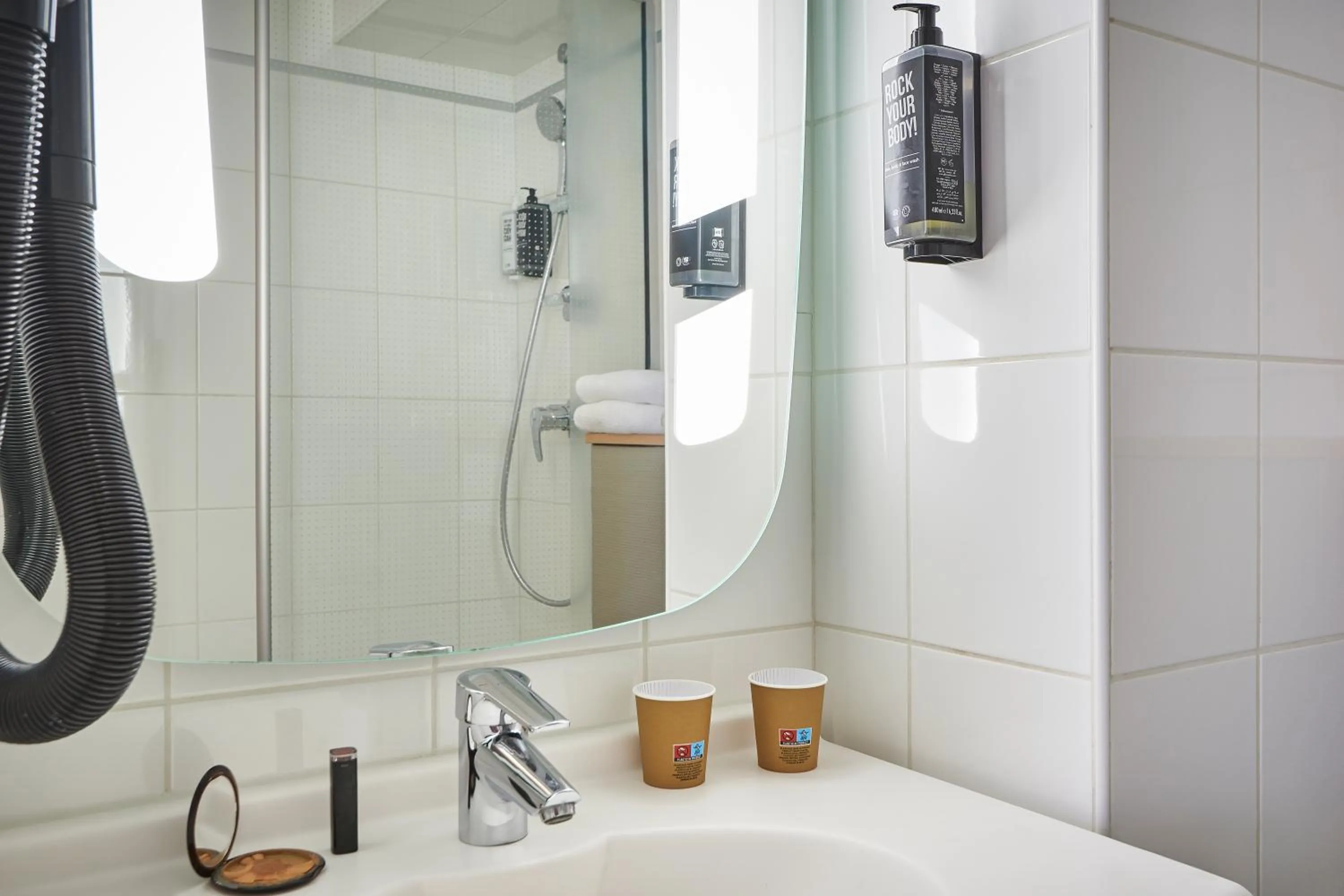 Bathroom in ibis Paris Avenue d'Italie 13ème