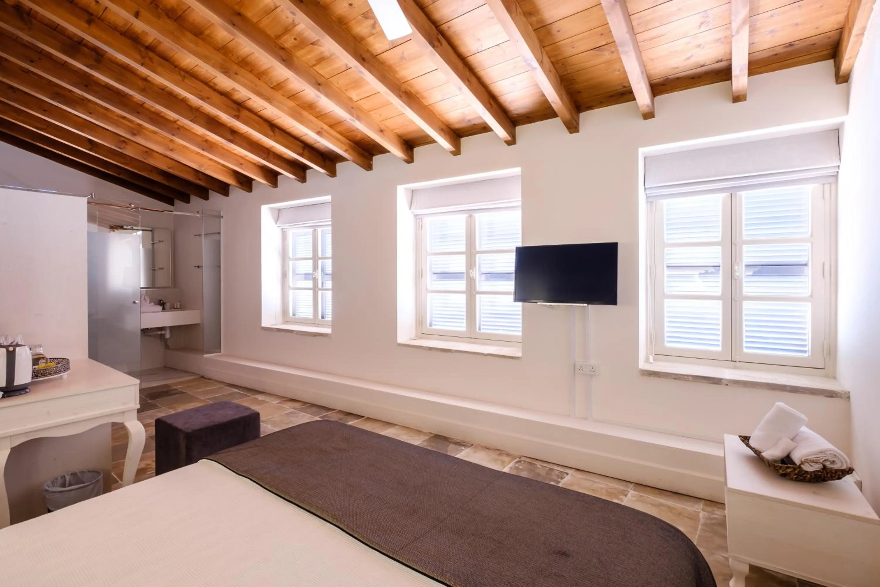 Toilet, Bed in Limassol Old Town Mansion