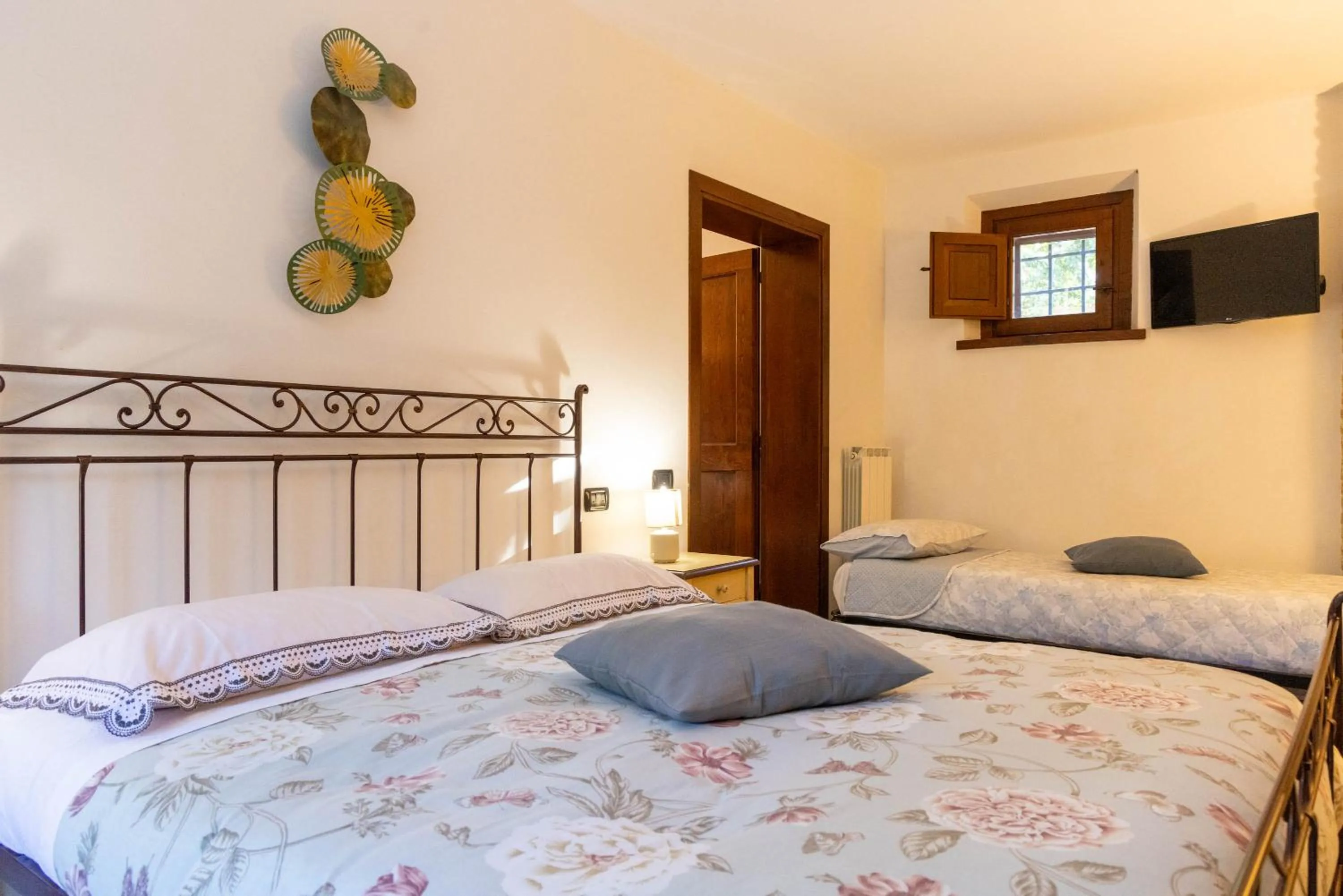 Bedroom, Bed in Agriturismo La Palazzetta di Assisi