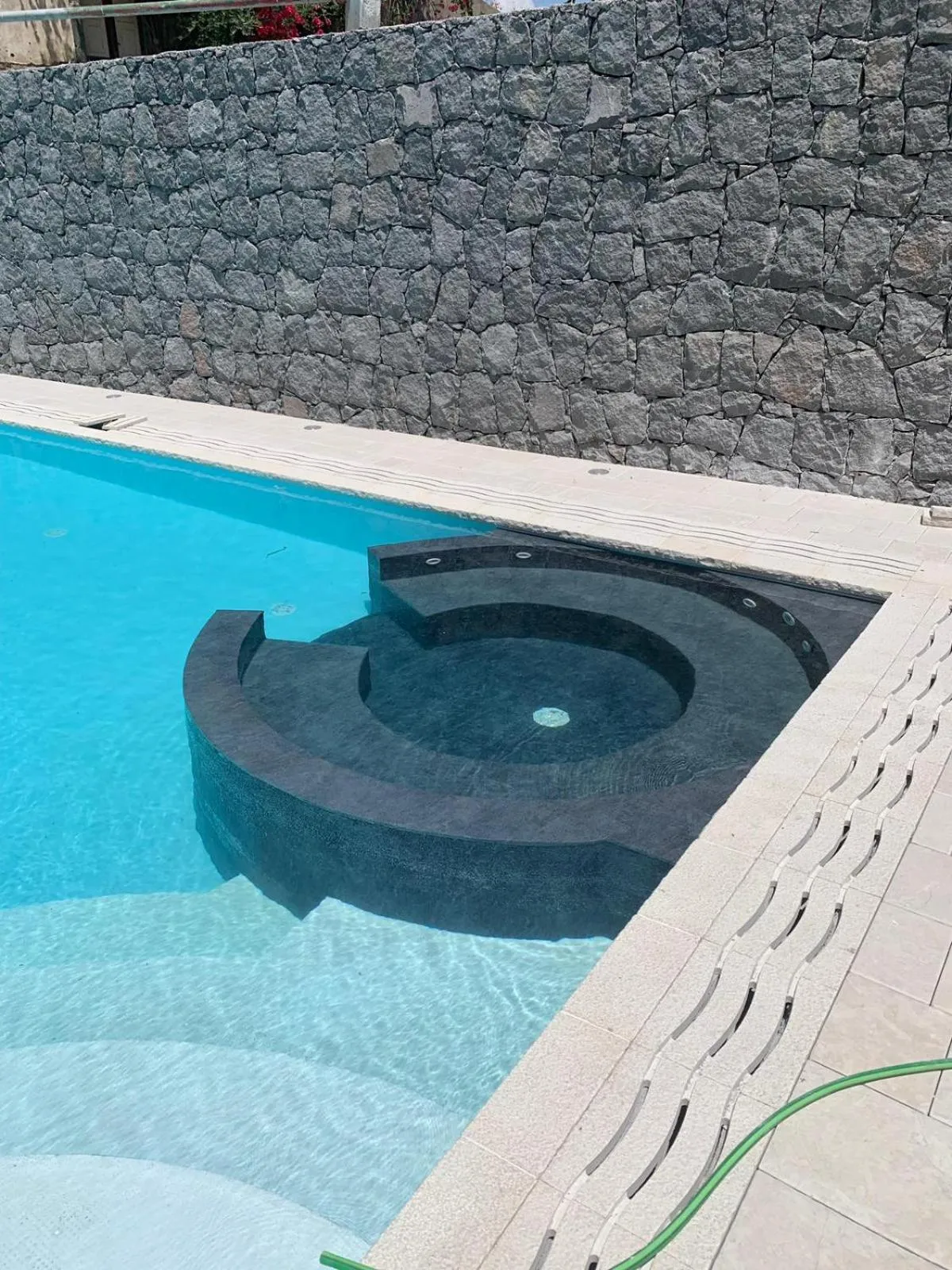 Pool view in Marty Luxury B&B