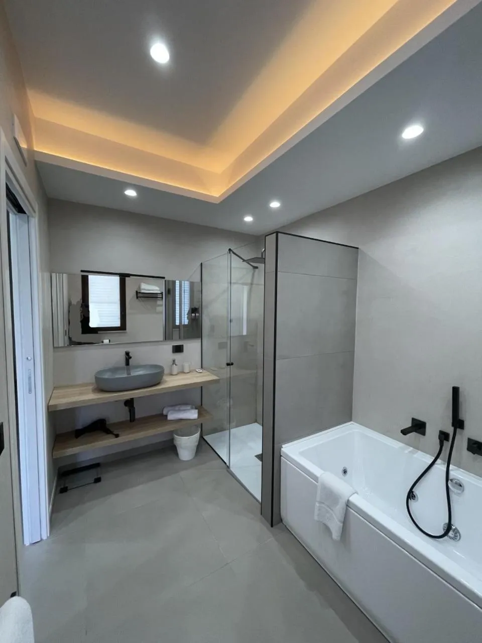 Shower in Marty Luxury B&B