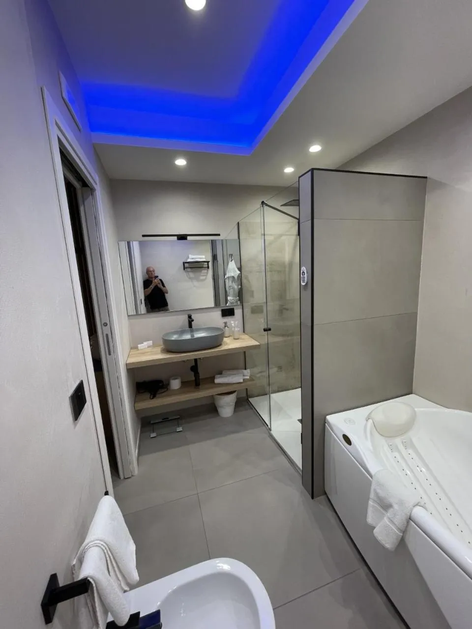 Shower in Marty Luxury B&B