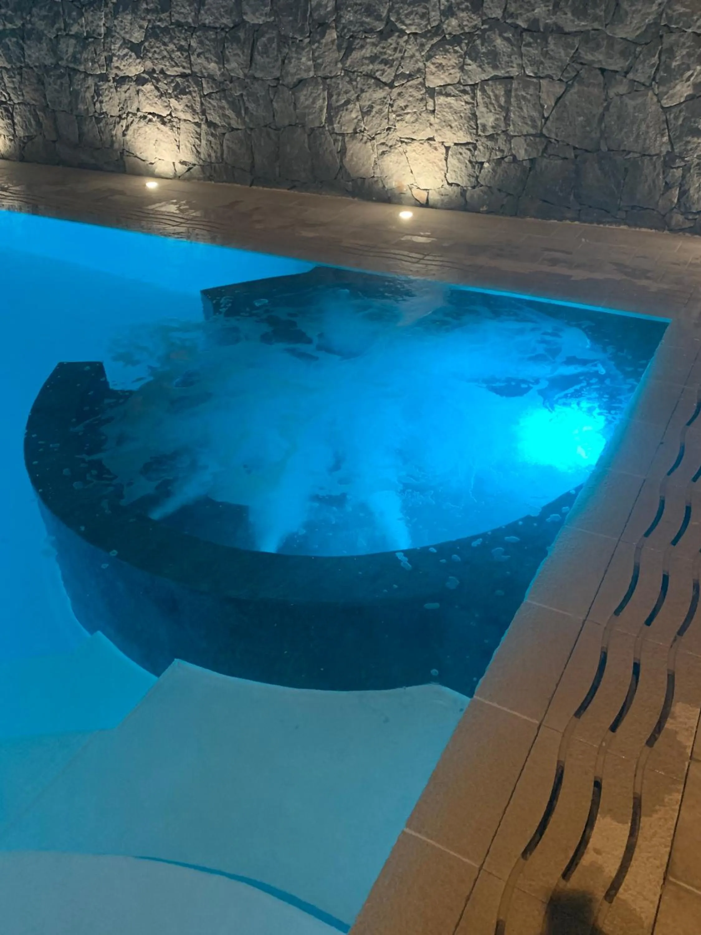 Swimming pool in Marty Luxury B&B