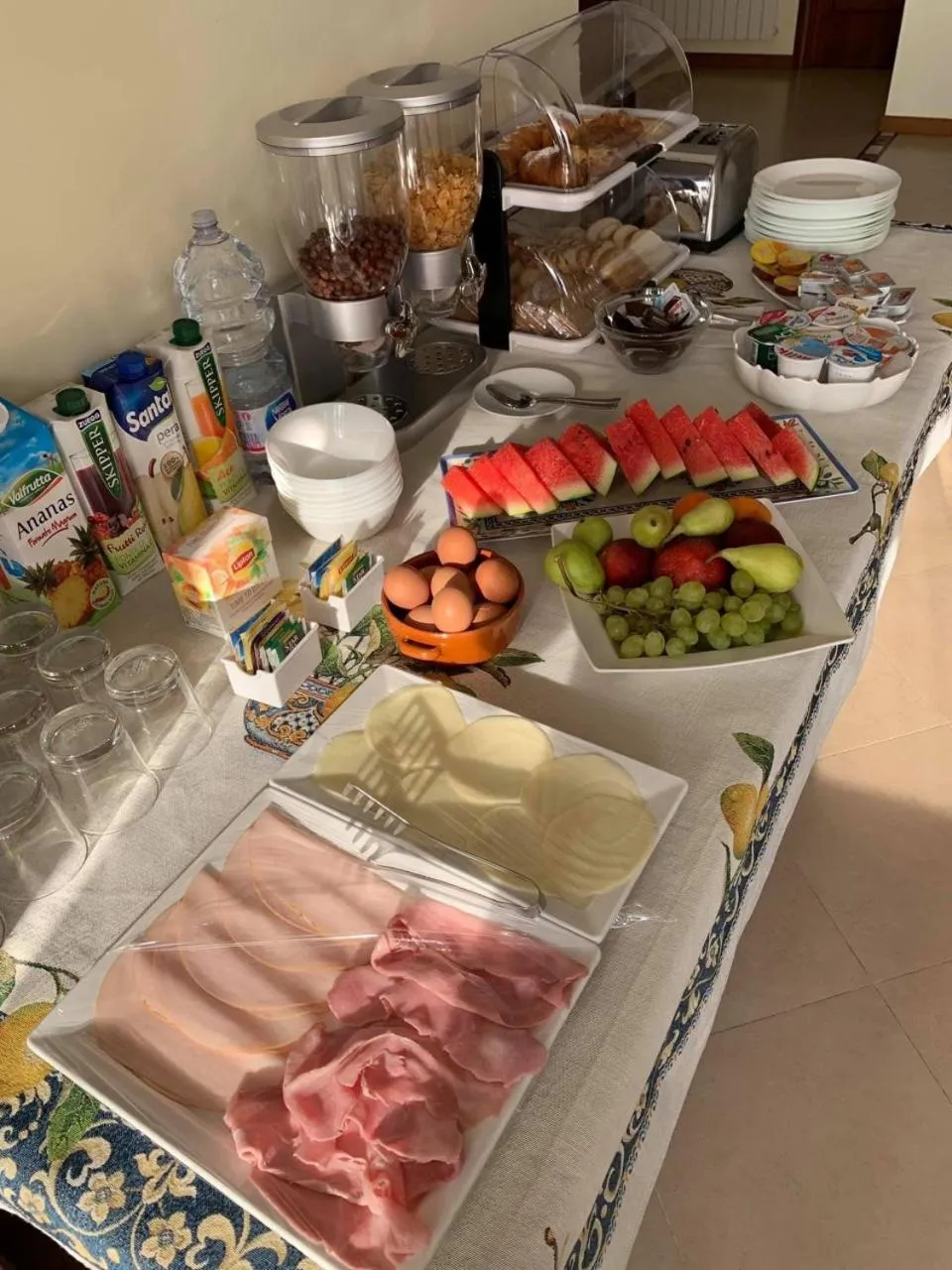 Buffet breakfast in Marty Luxury B&B