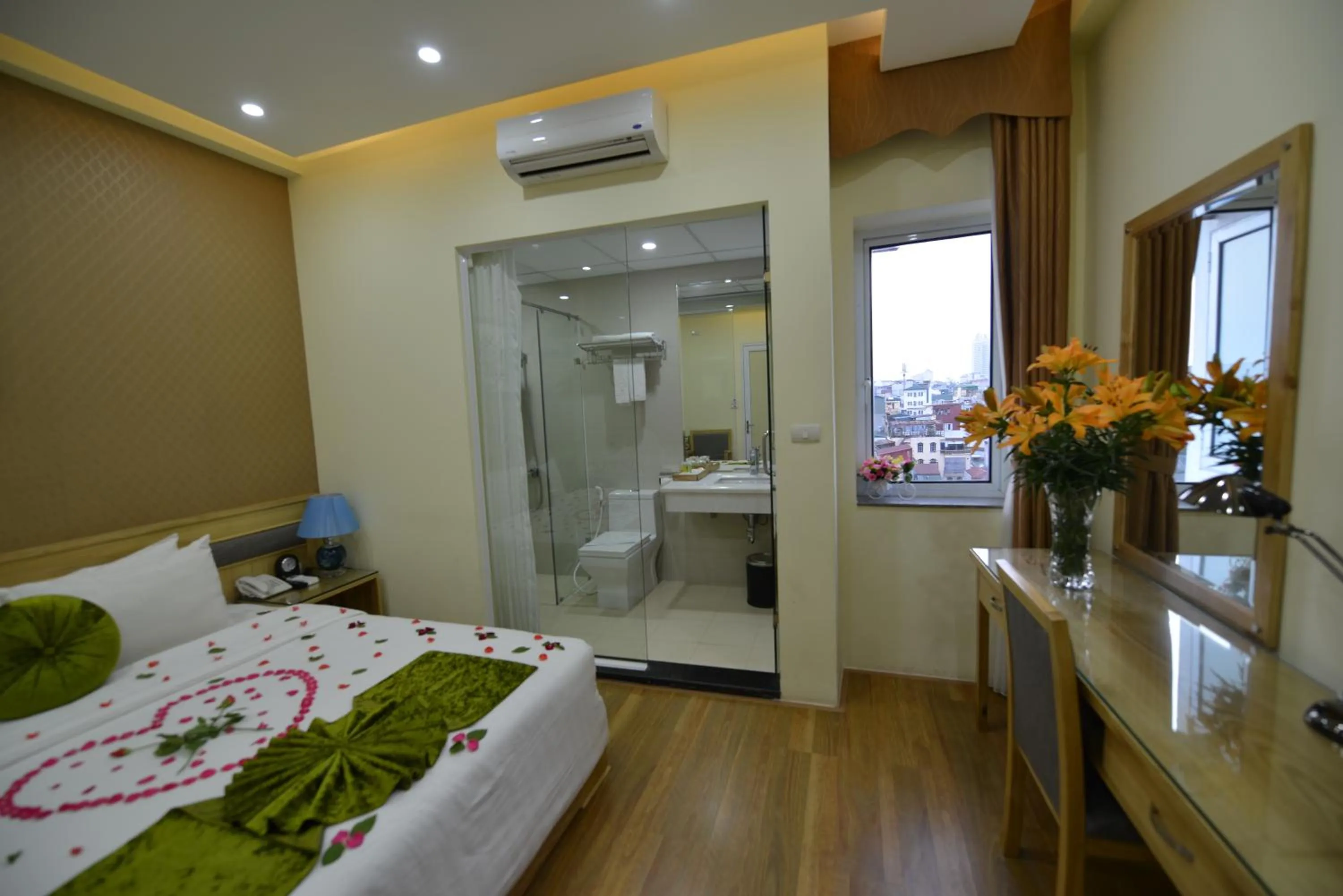 Day, Bed in Blue Hanoi Inn Hotel