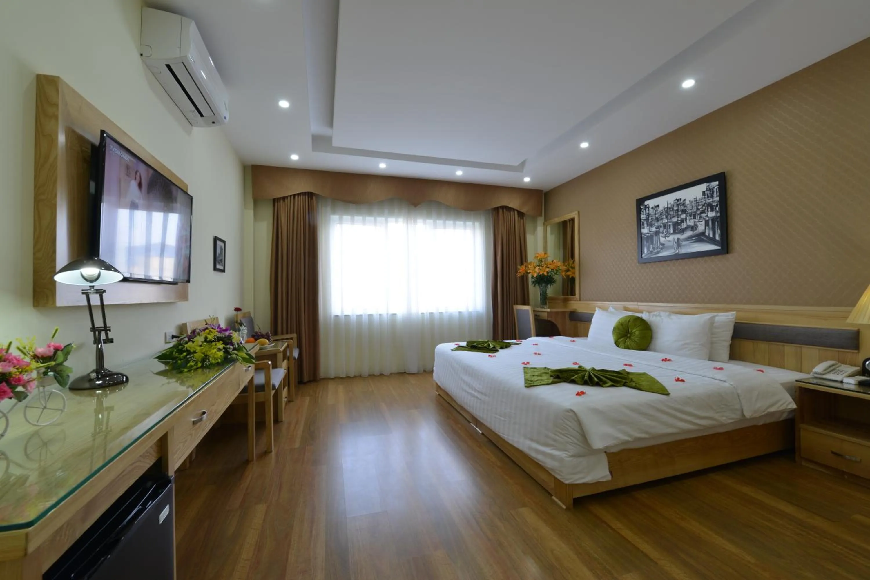 Day, Bed in Blue Hanoi Inn Hotel