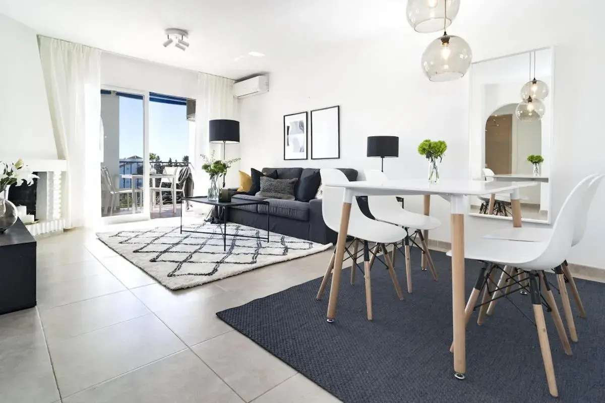 RDM - Stylish Holiday Apartment with Ocean Views RDM - Stylish Holiday Apartment with Ocean Views