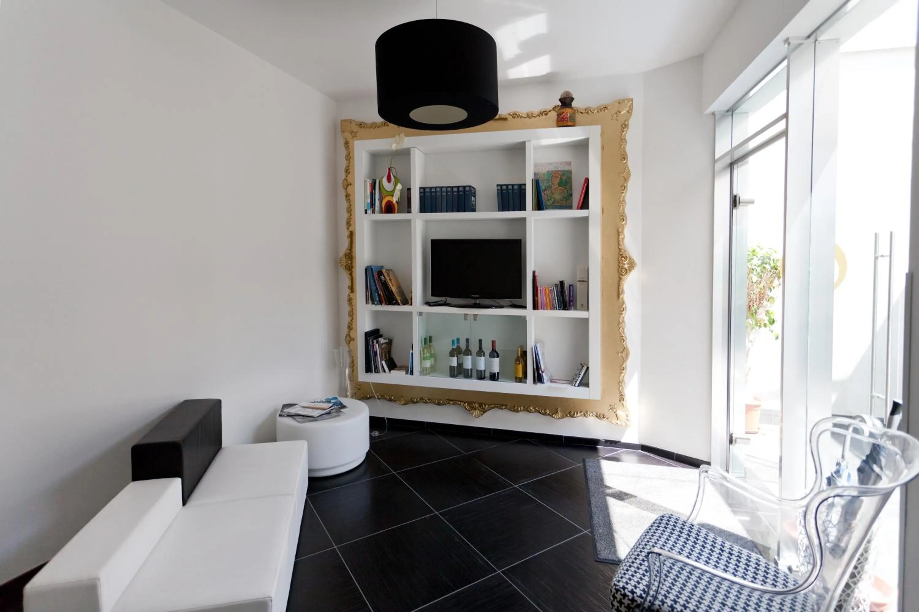 Library in Mille e Una Notte