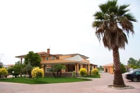 Facade/entrance in Hotel Villa Aurora