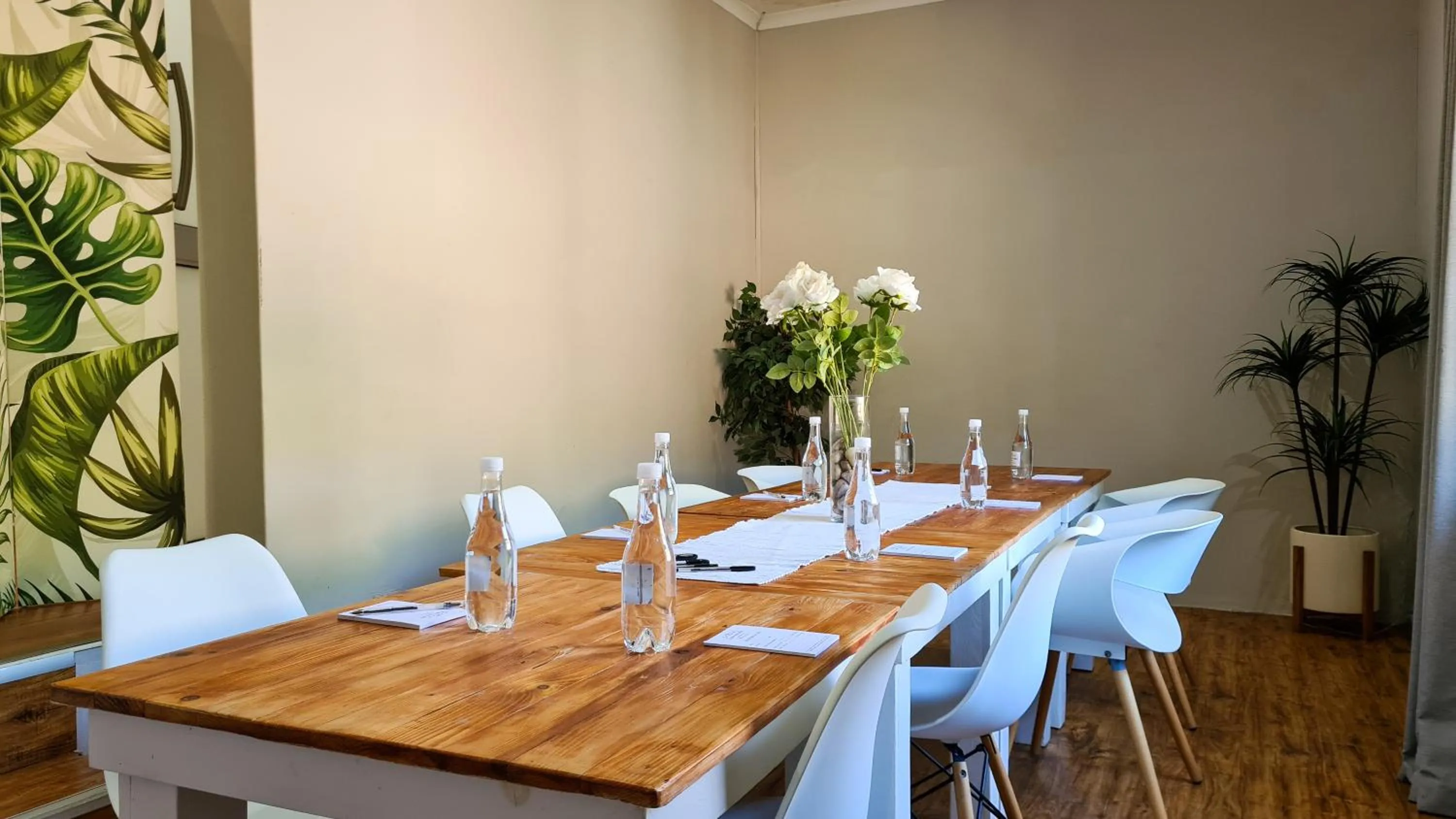 Meeting/conference room in Lido Living