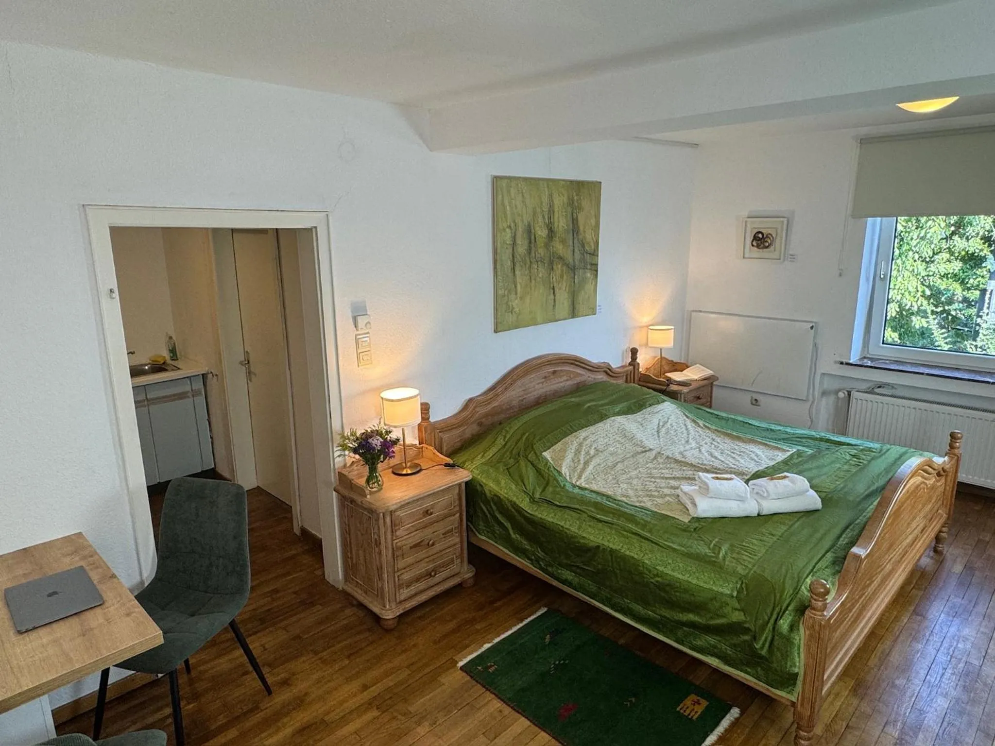 Bedroom, Bed in Rhein River Guesthouse - direkt am Rhein
