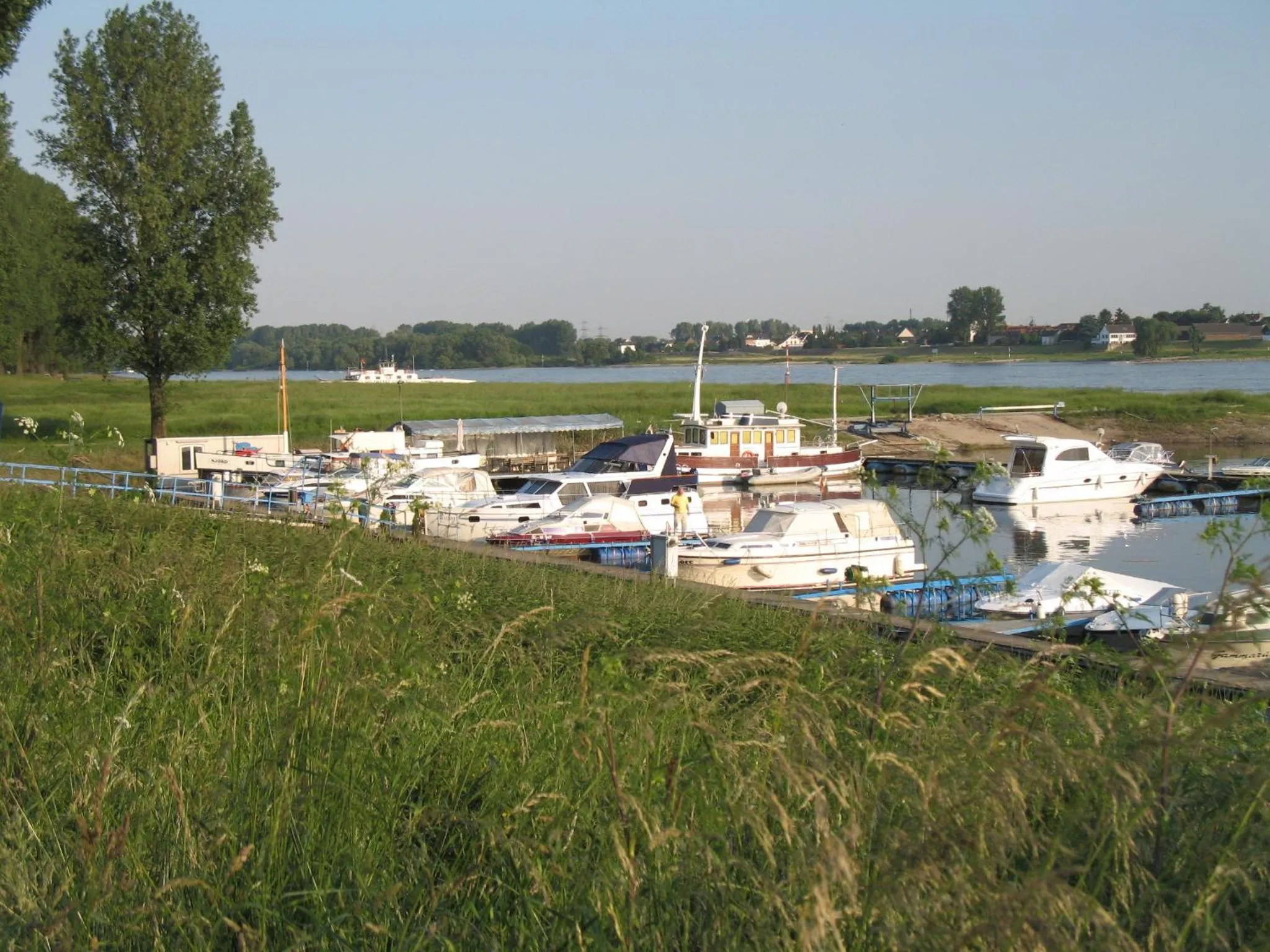 Off site in Rhein River Guesthouse - direkt am Rhein