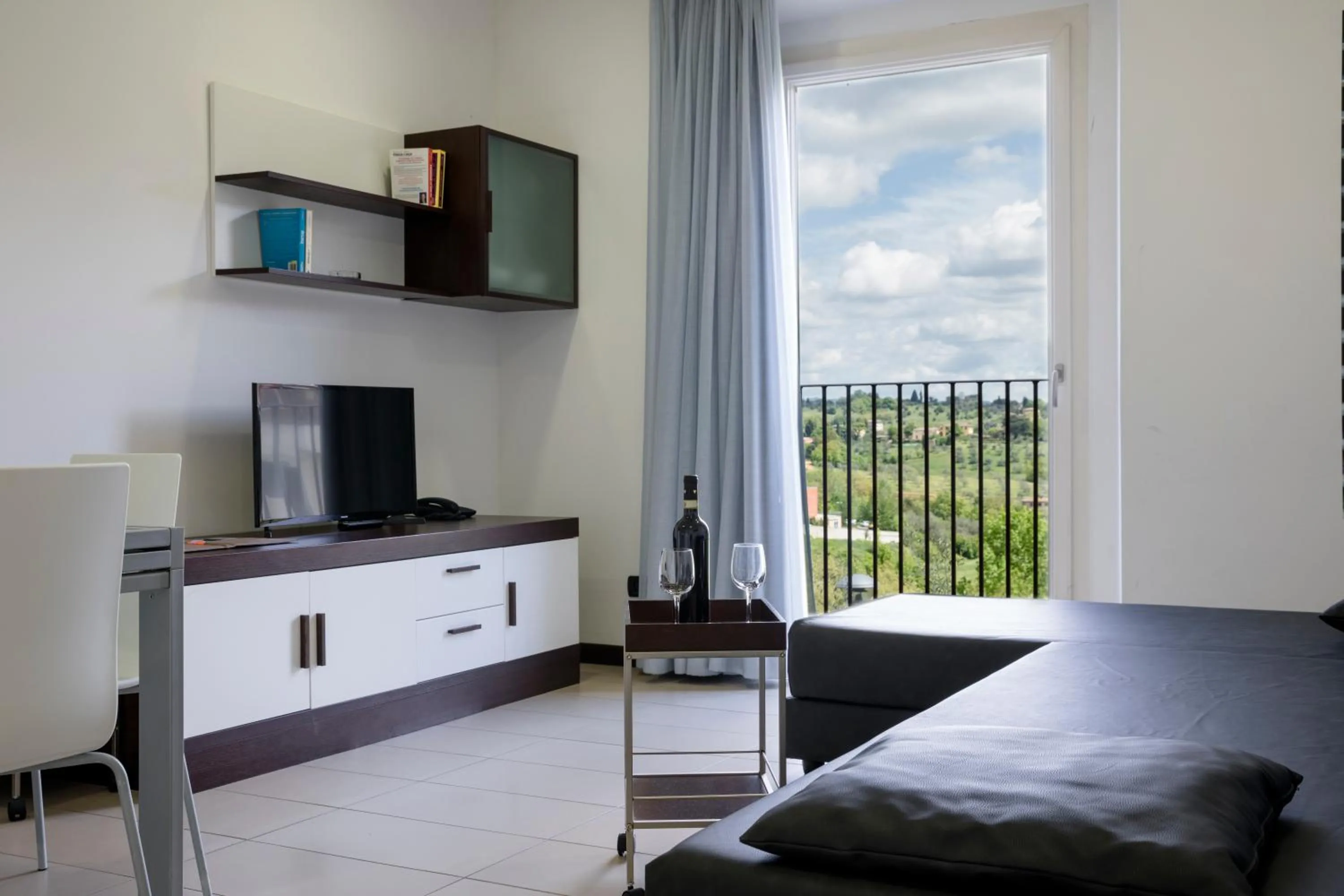 TV and multimedia, Bed in Porta Pispini Residence