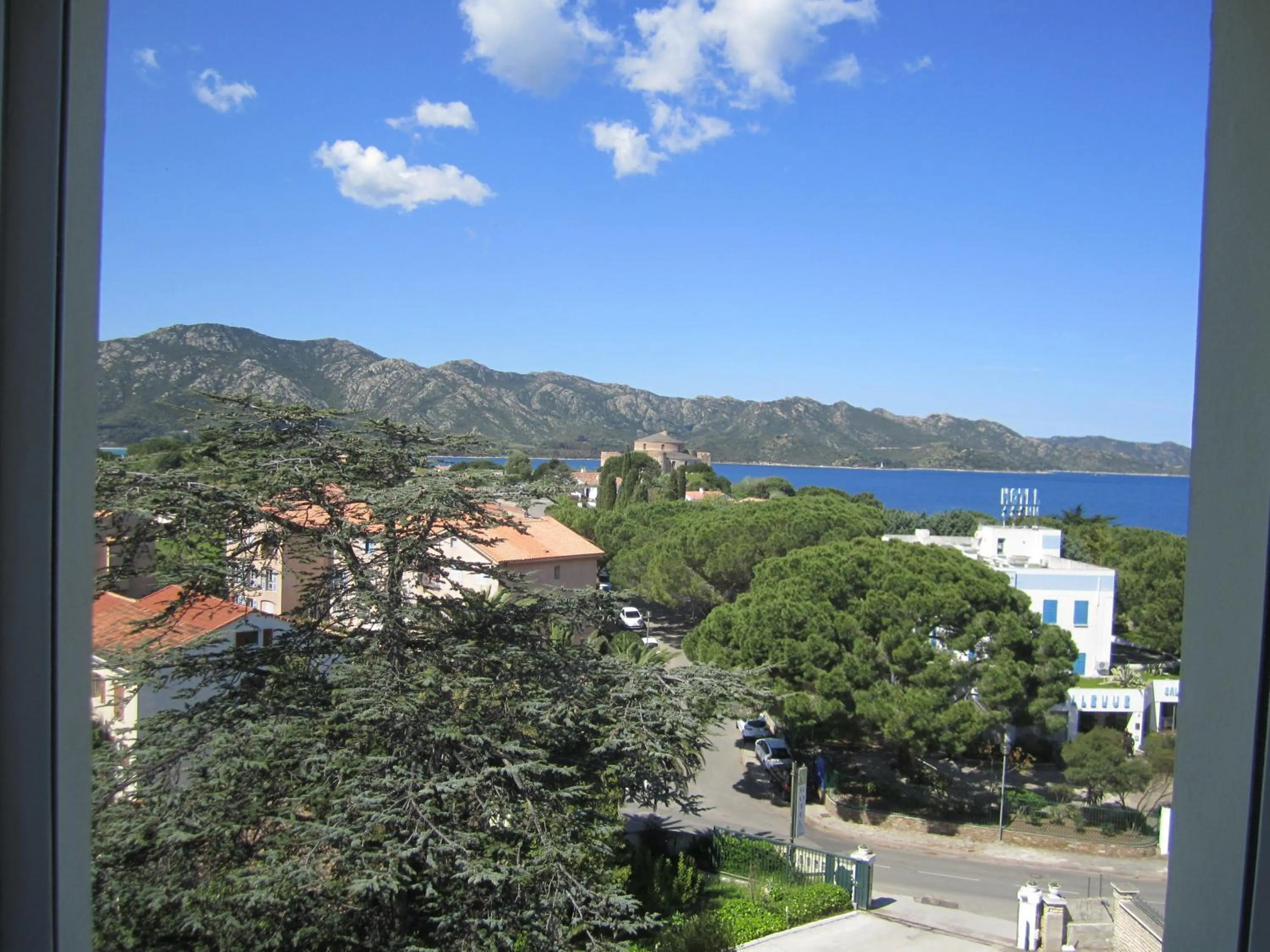 View (from property/room), Mountain View in Hotel Madame Mere