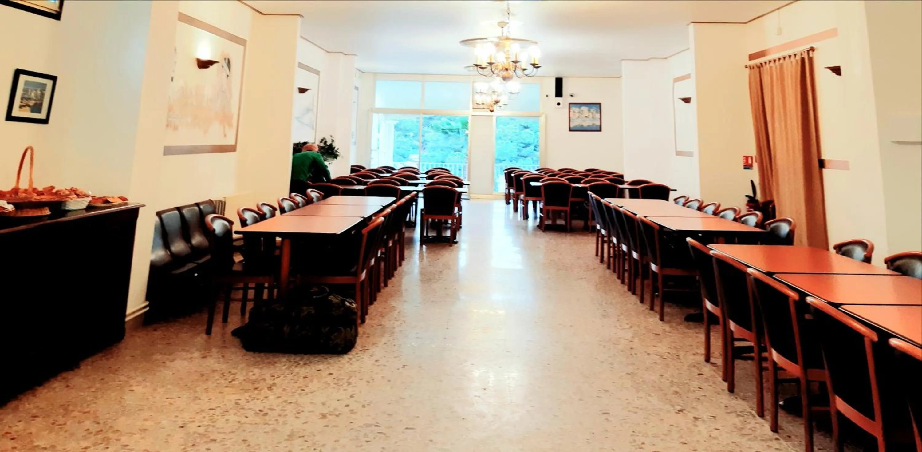 Business facilities in Hotel Madame Mere