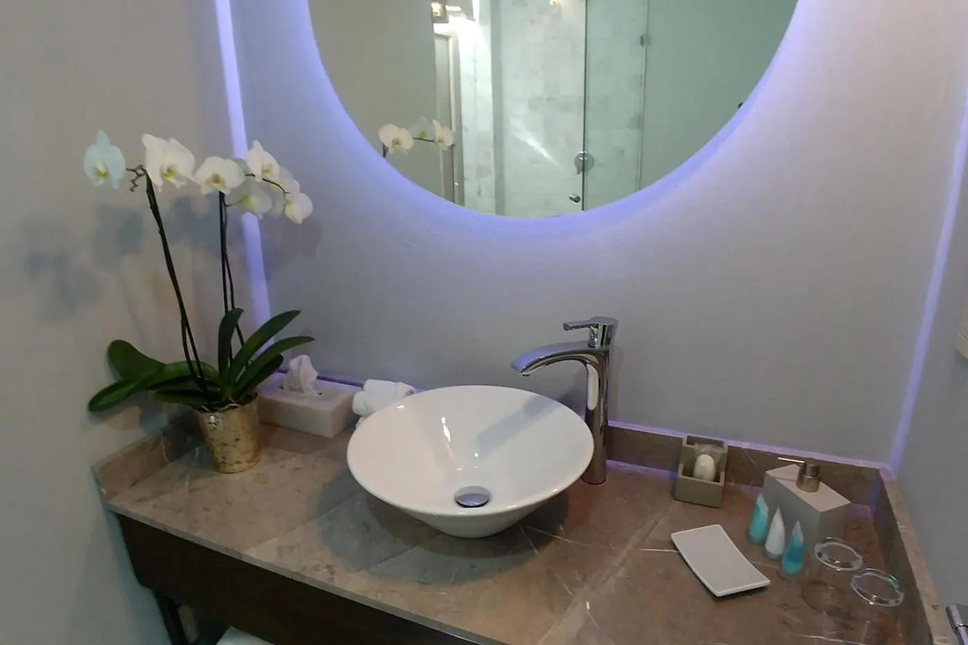 Bathroom in Hotel Casa Once